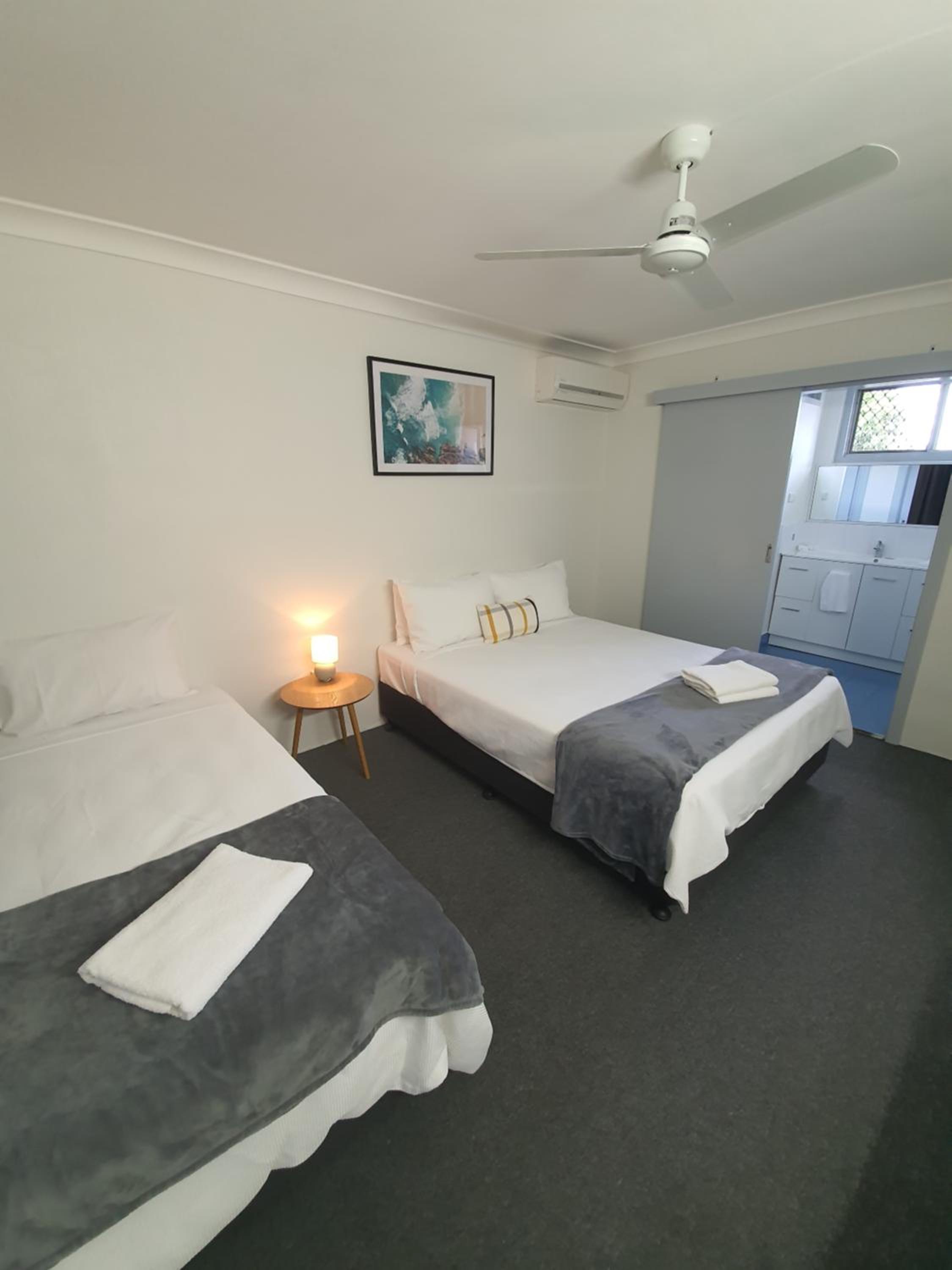 Twin Room - Photo 1