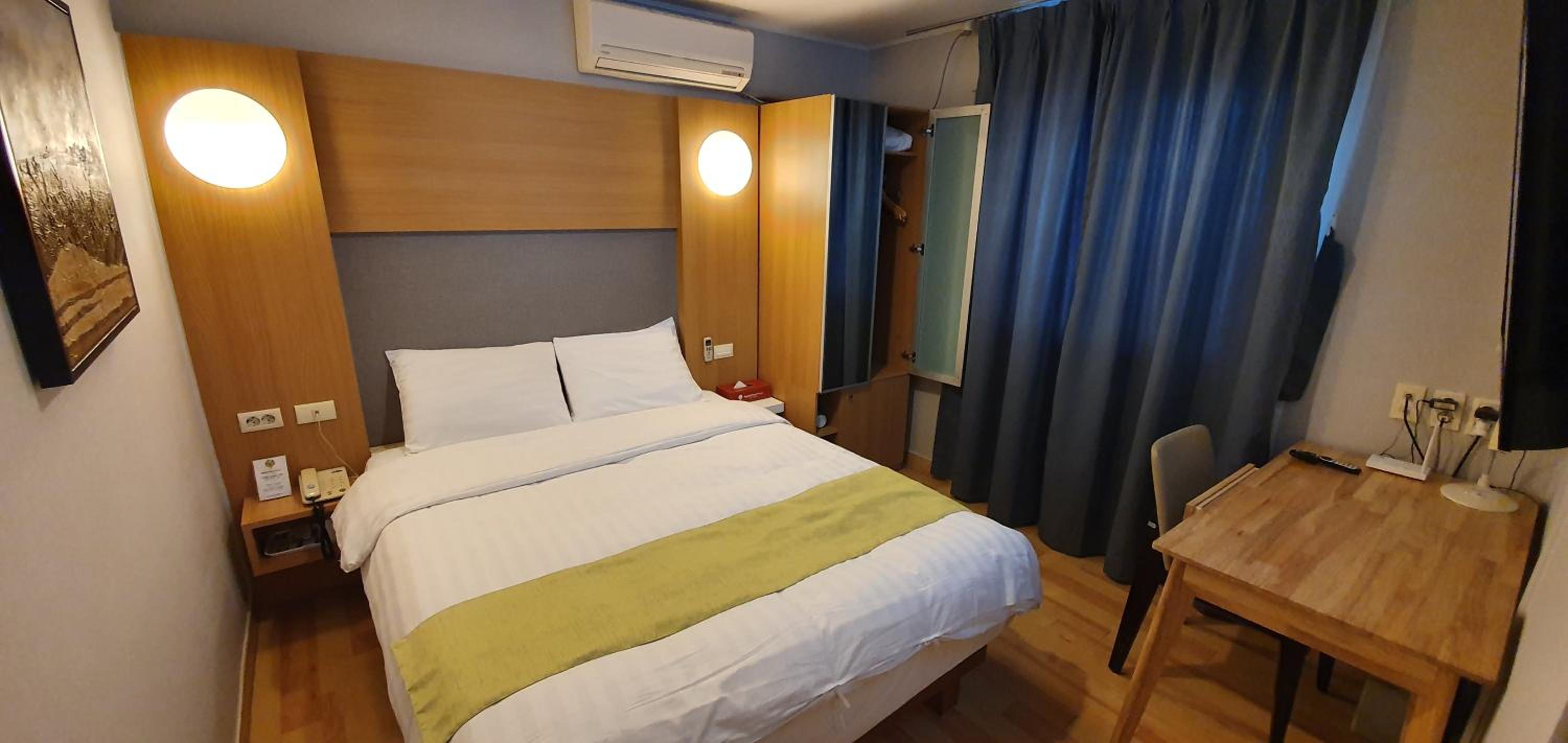 Double Room - Photo 6