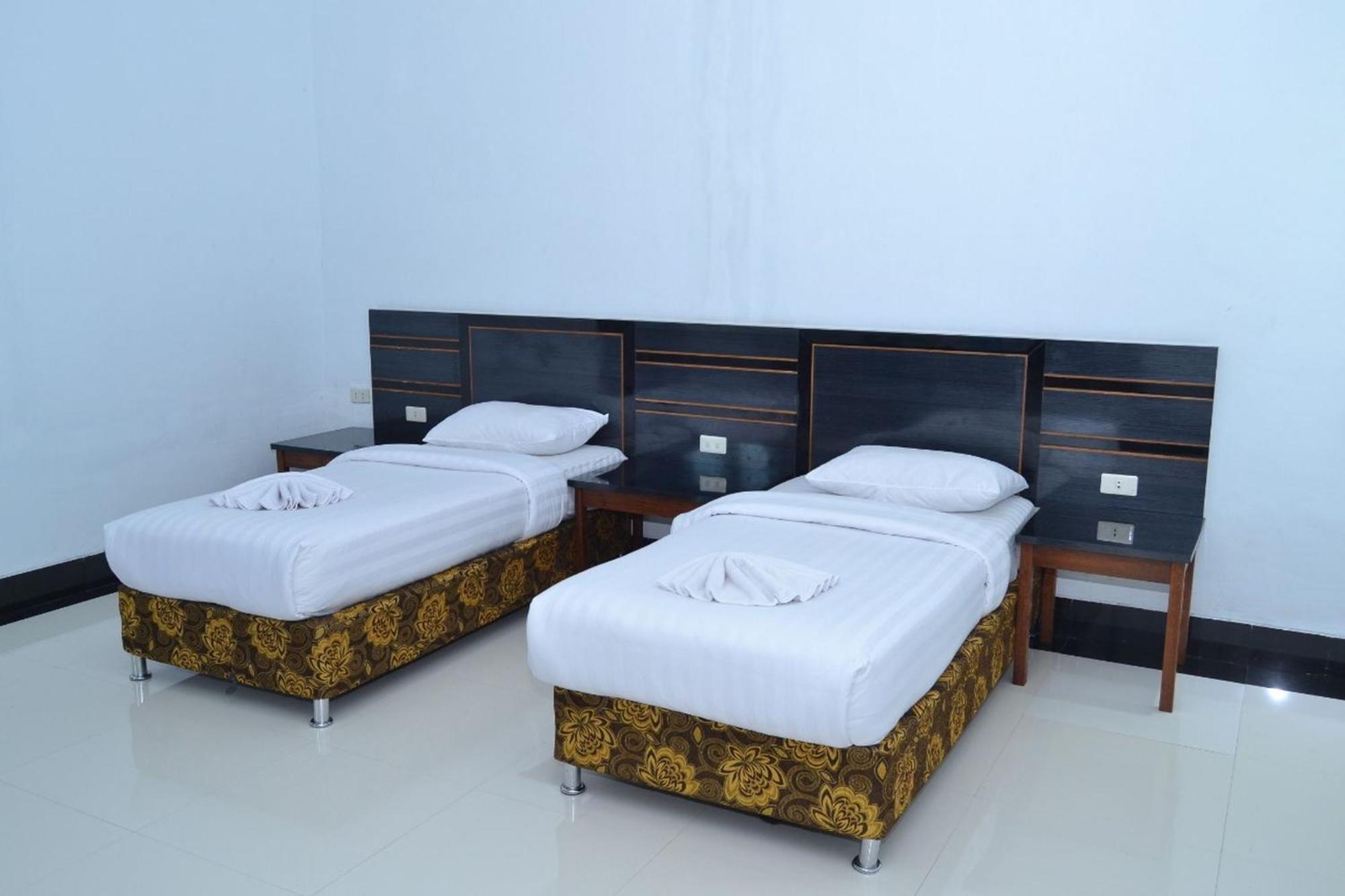 Deluxe Room - Photo 10