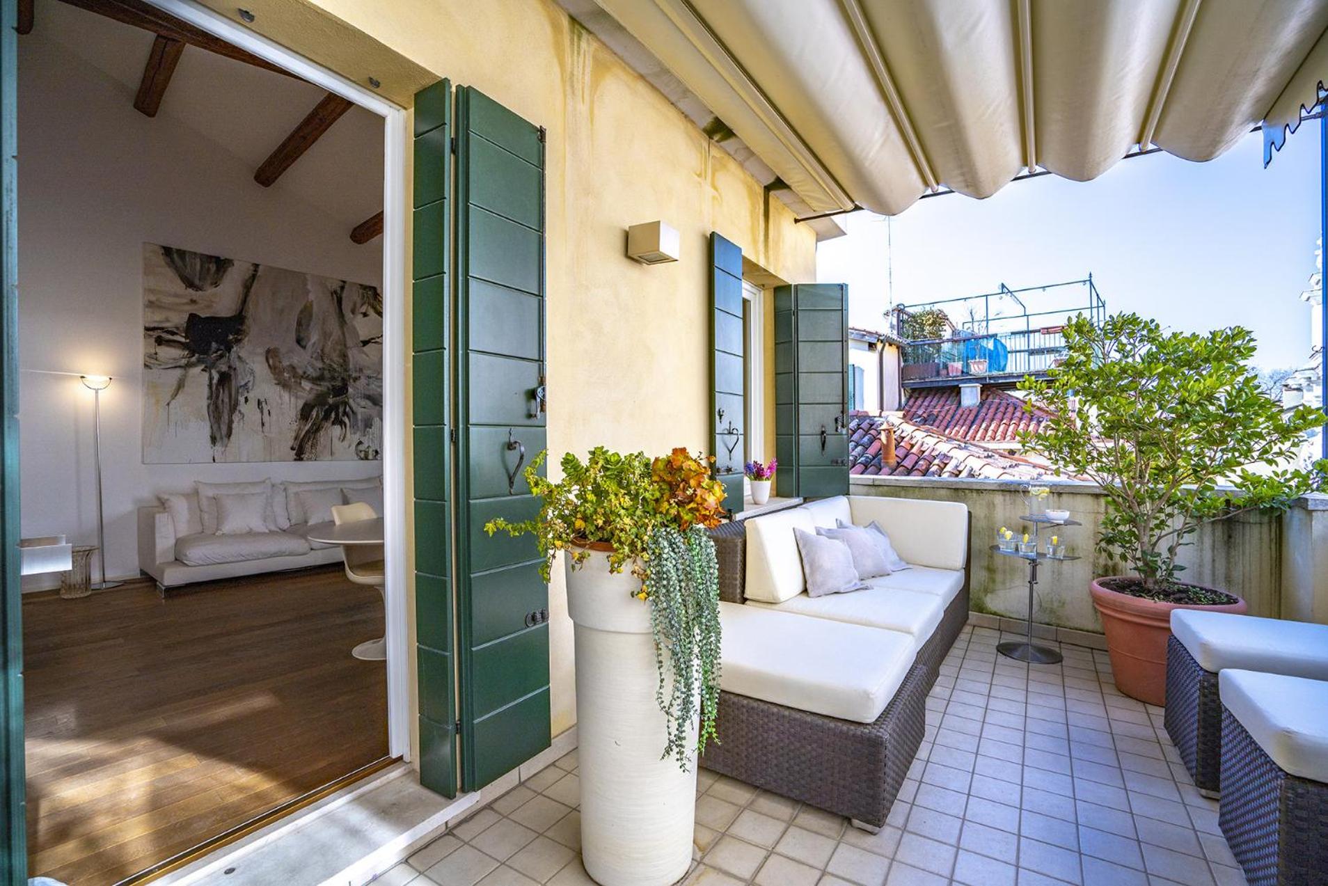 Apartment with Terrace photo 3