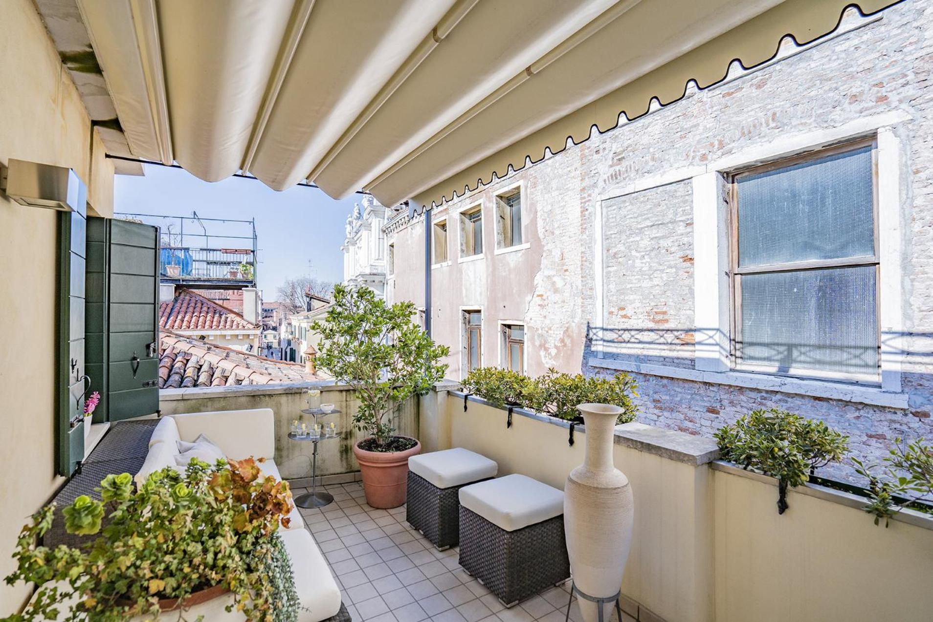 Apartment with Terrace photo 3