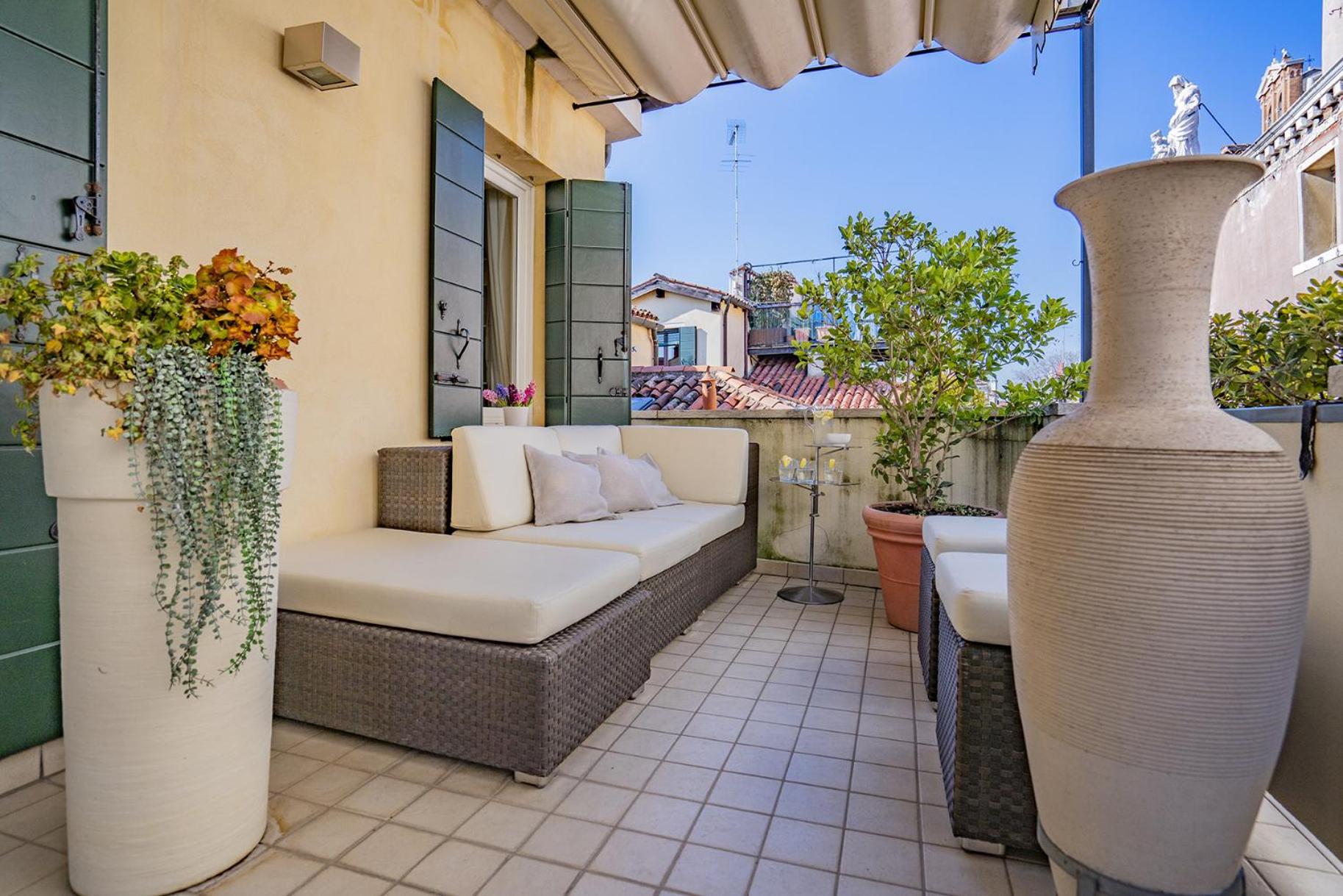 Apartment with Terrace photo 2