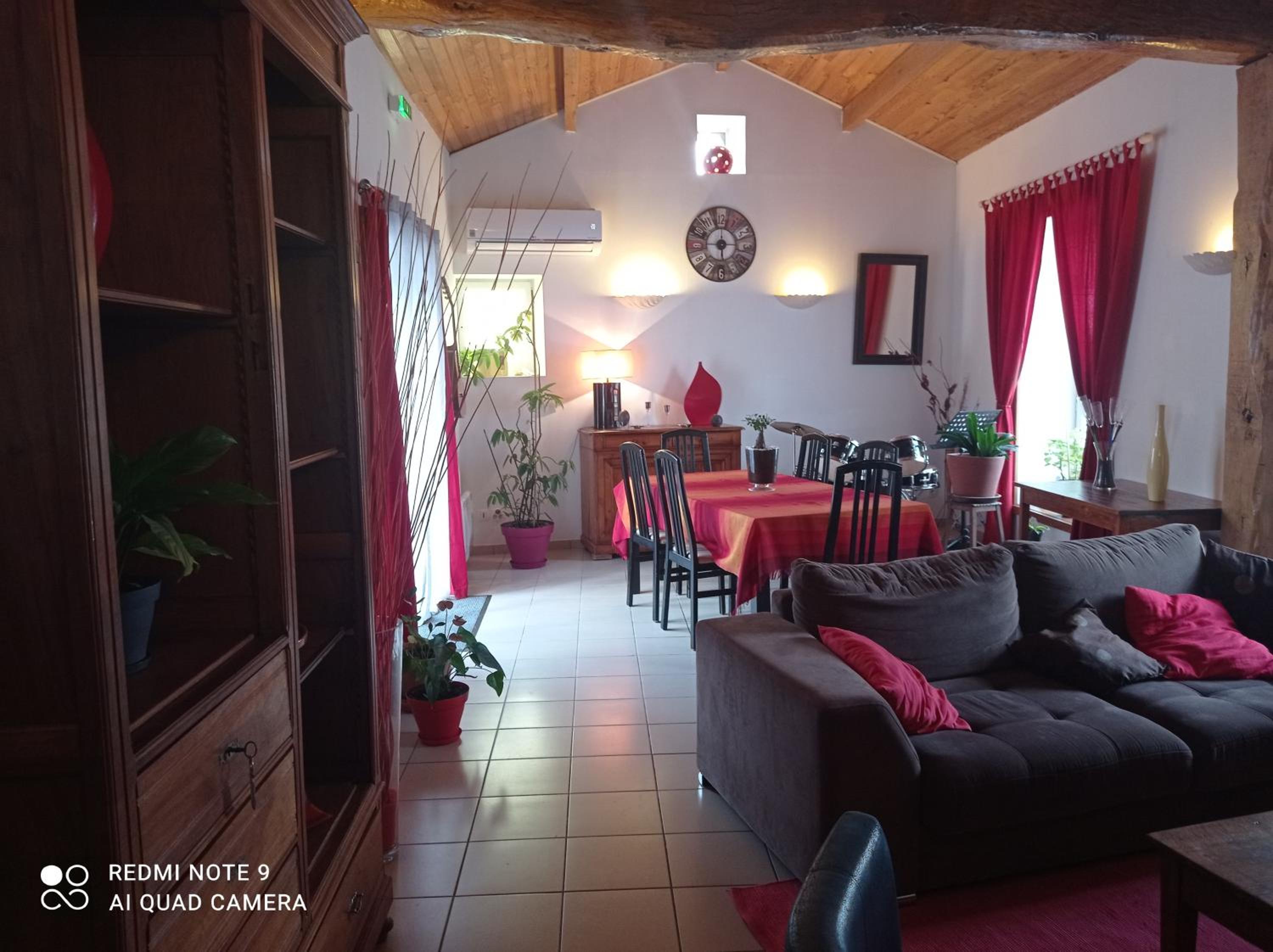 Double Room with Private Bathroom - Photo 8