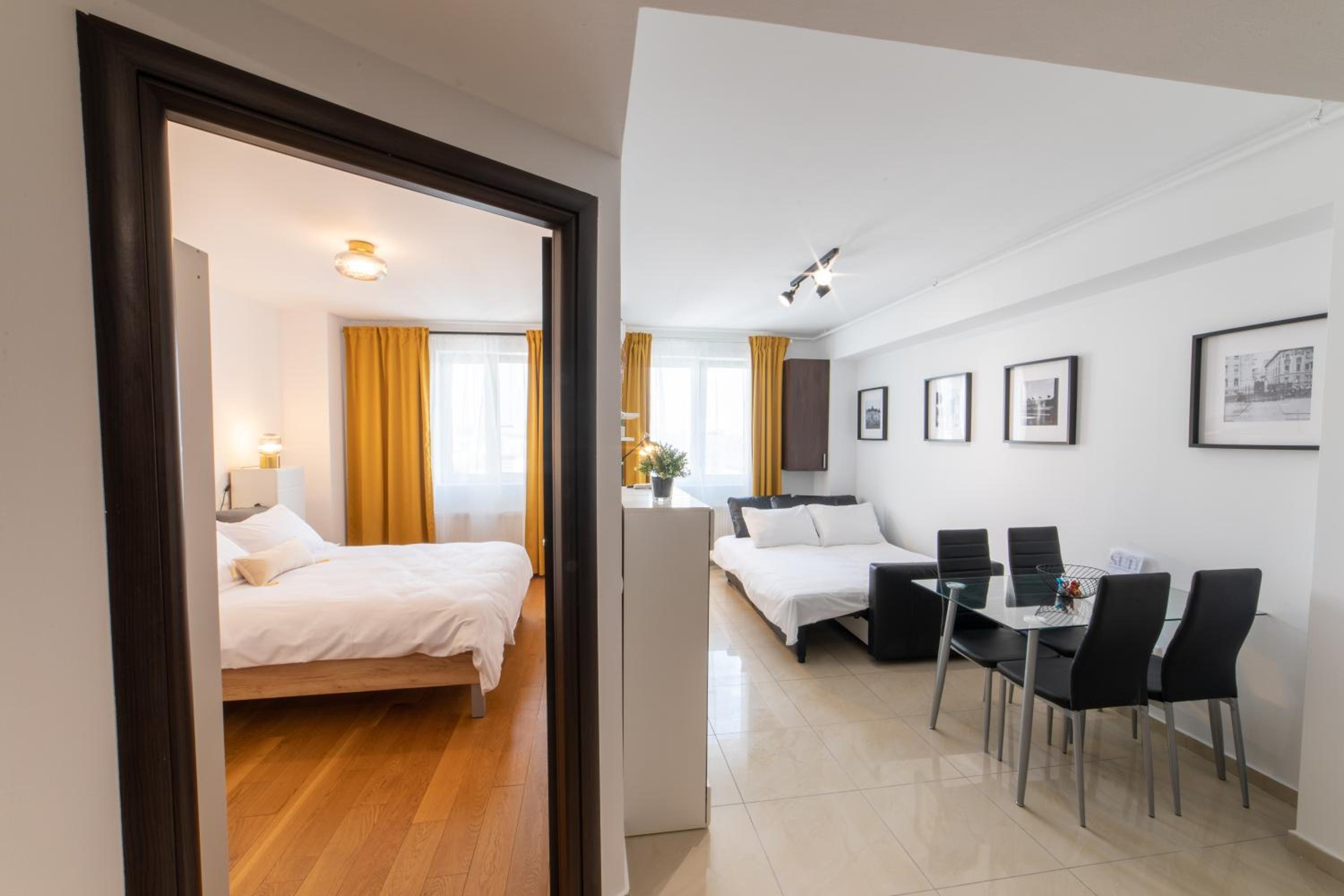 One-Bedroom Apartment - Photo 1