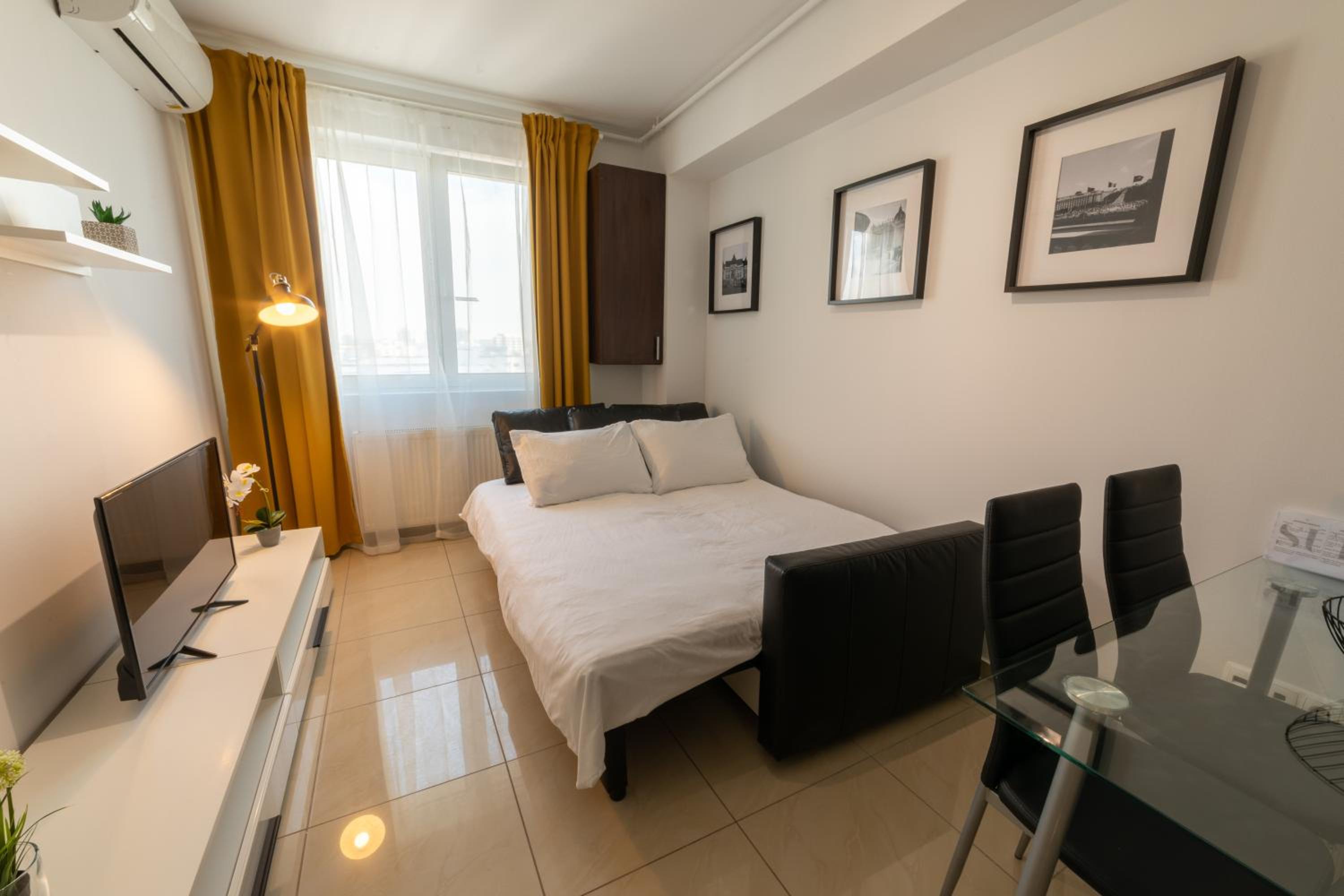One-Bedroom Apartment - Photo 5