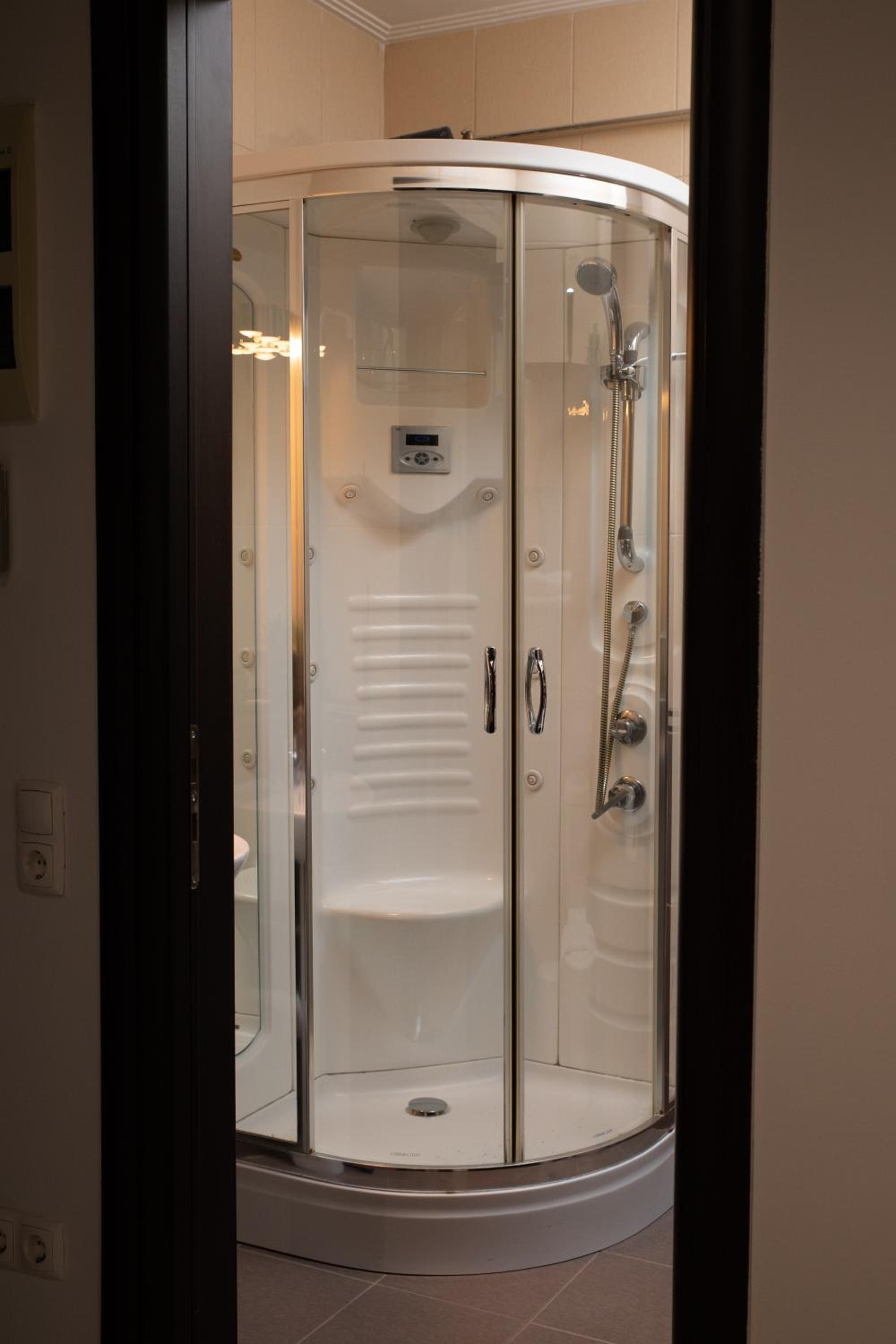 One-Bedroom Apartment - Photo 15
