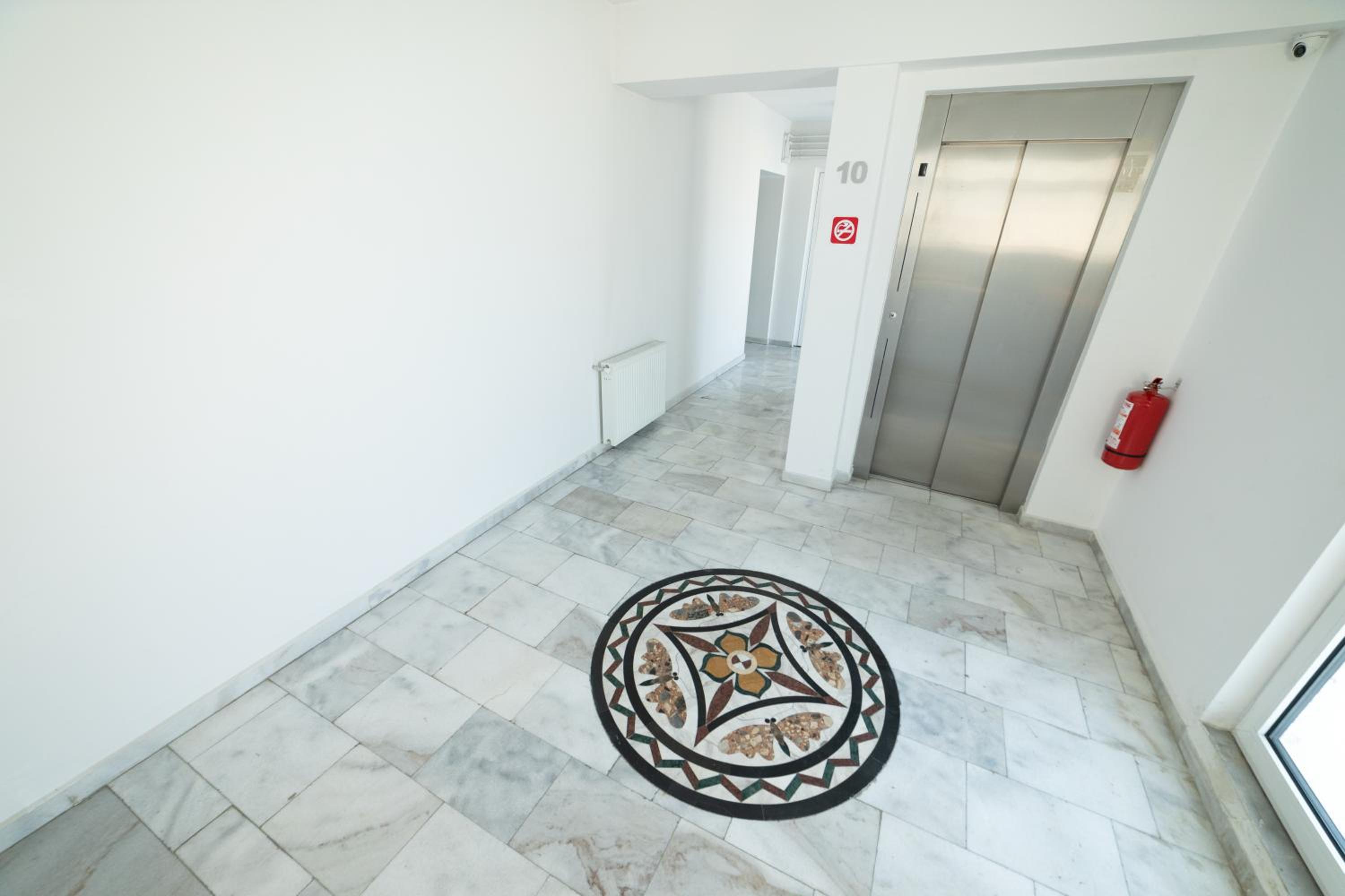One-Bedroom Apartment - Photo 17