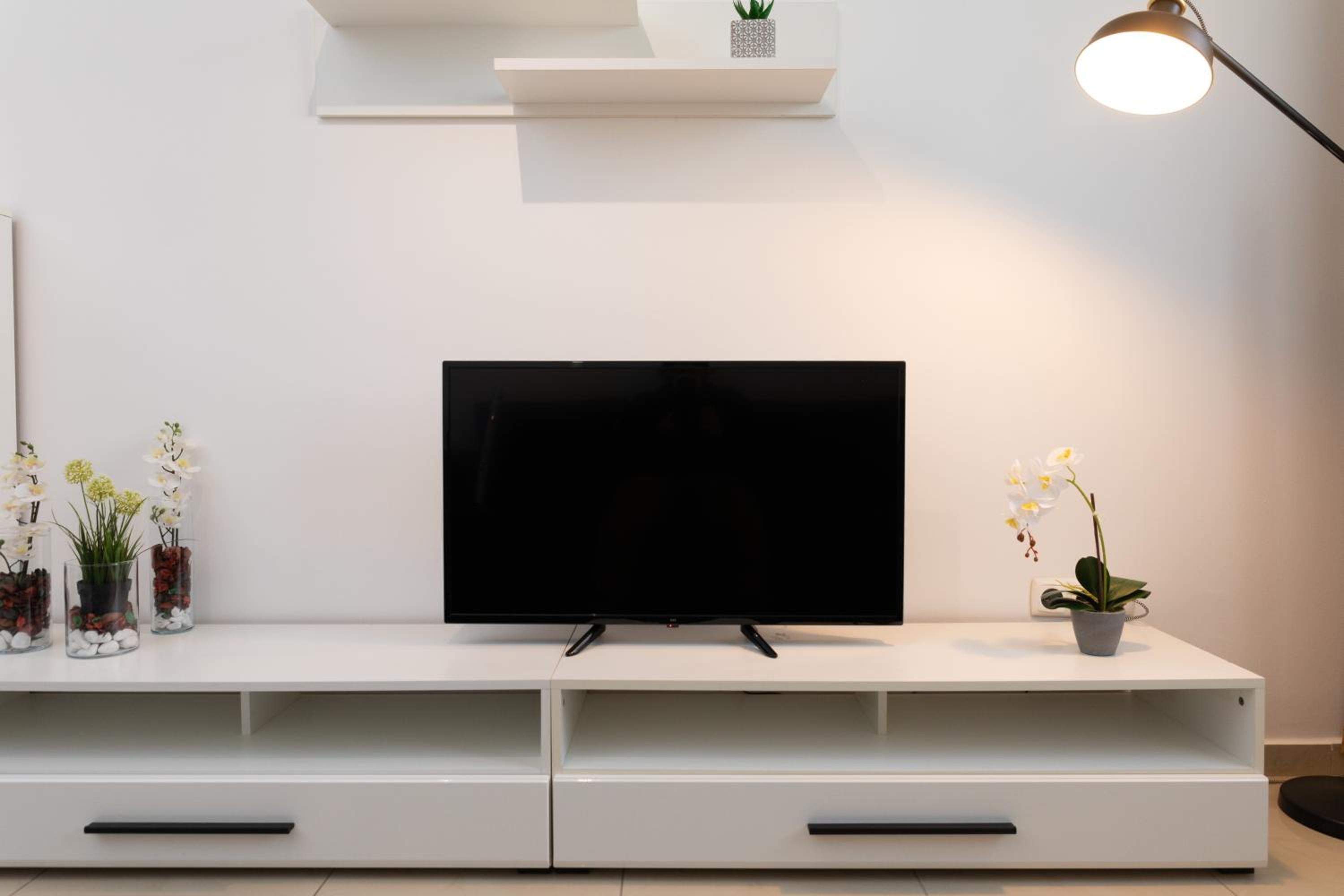 One-Bedroom Apartment - Photo 18