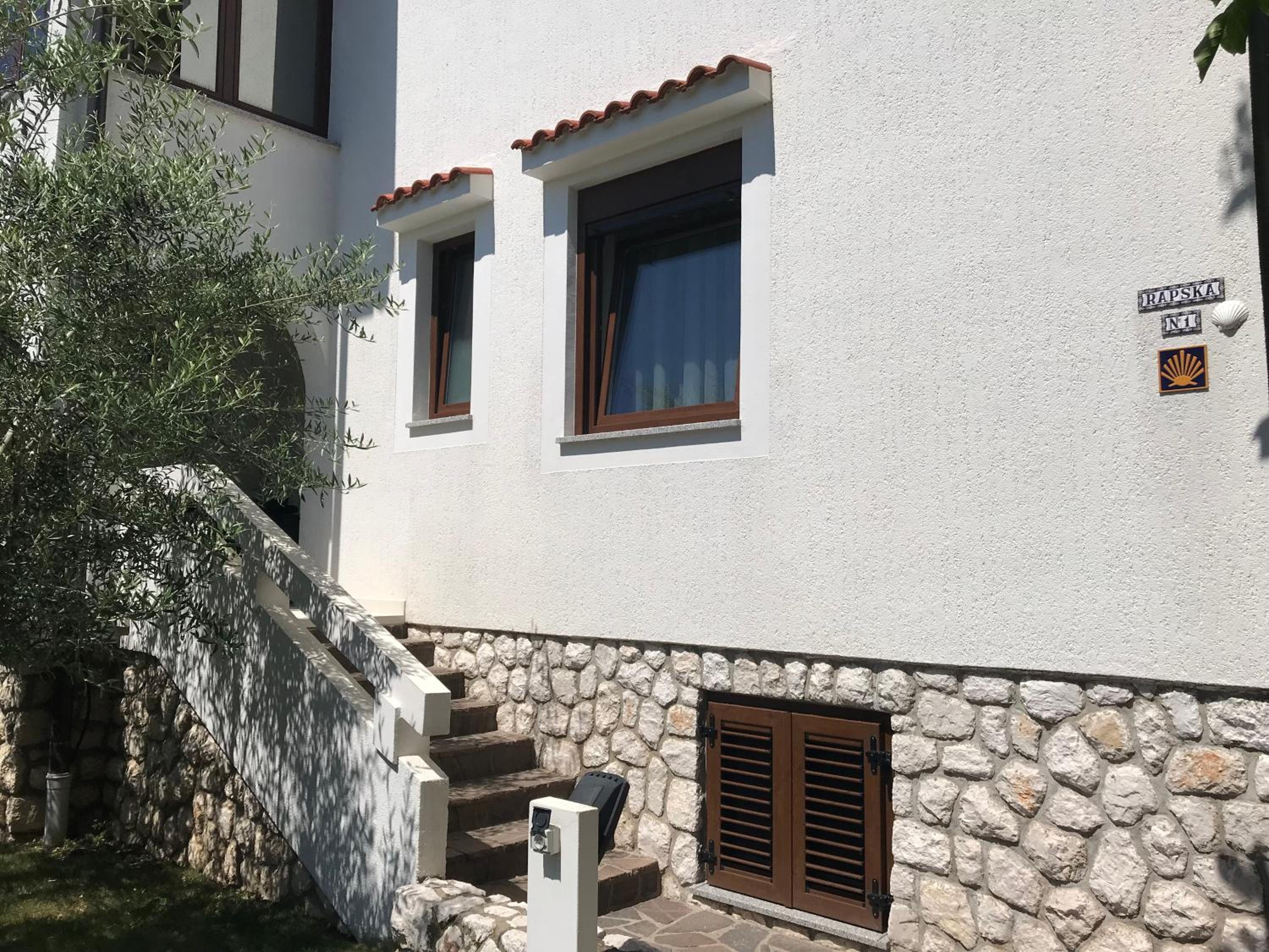 Apartment with Balcony photo 2