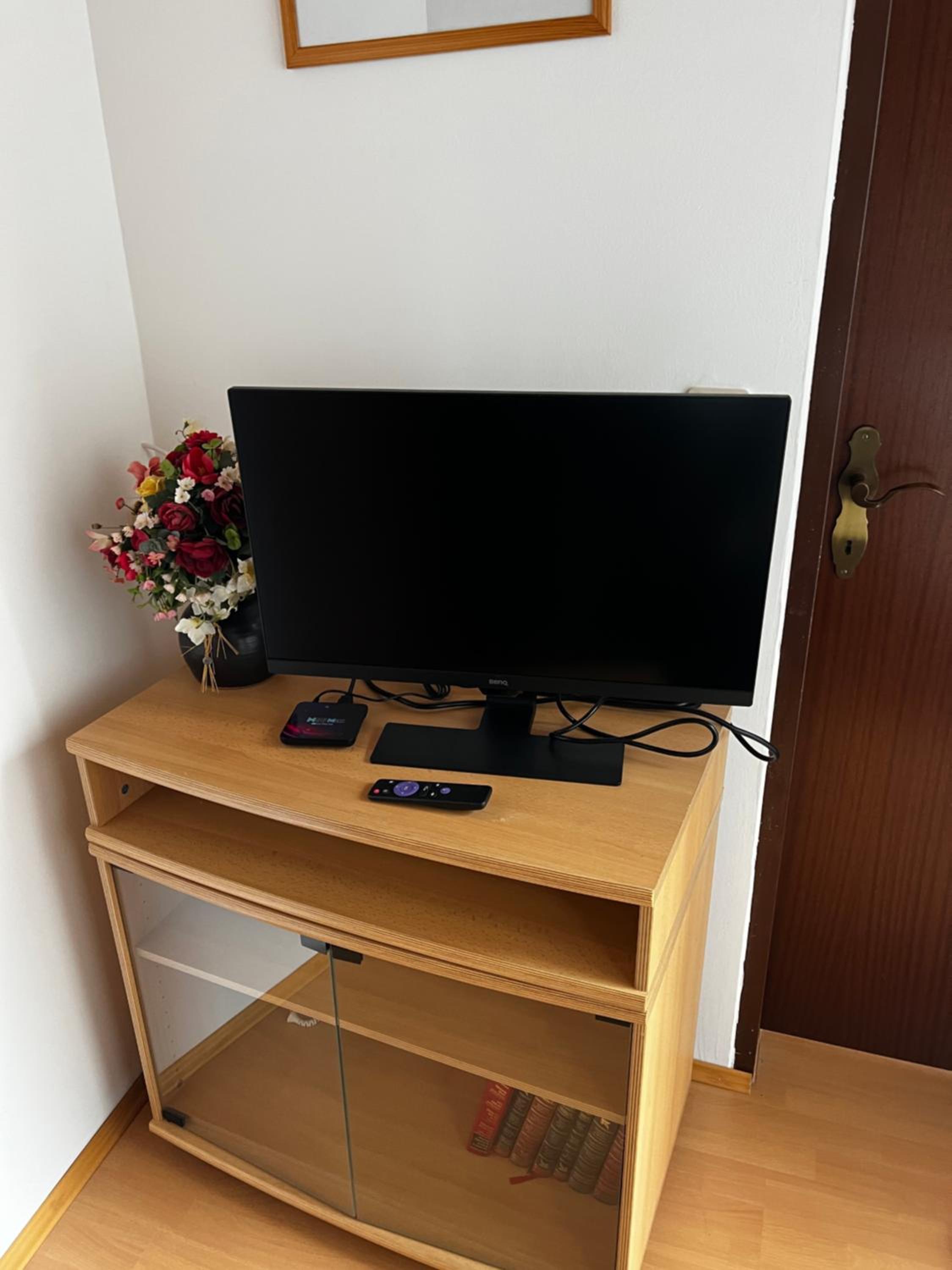 One-Bedroom Apartment - Photo 3