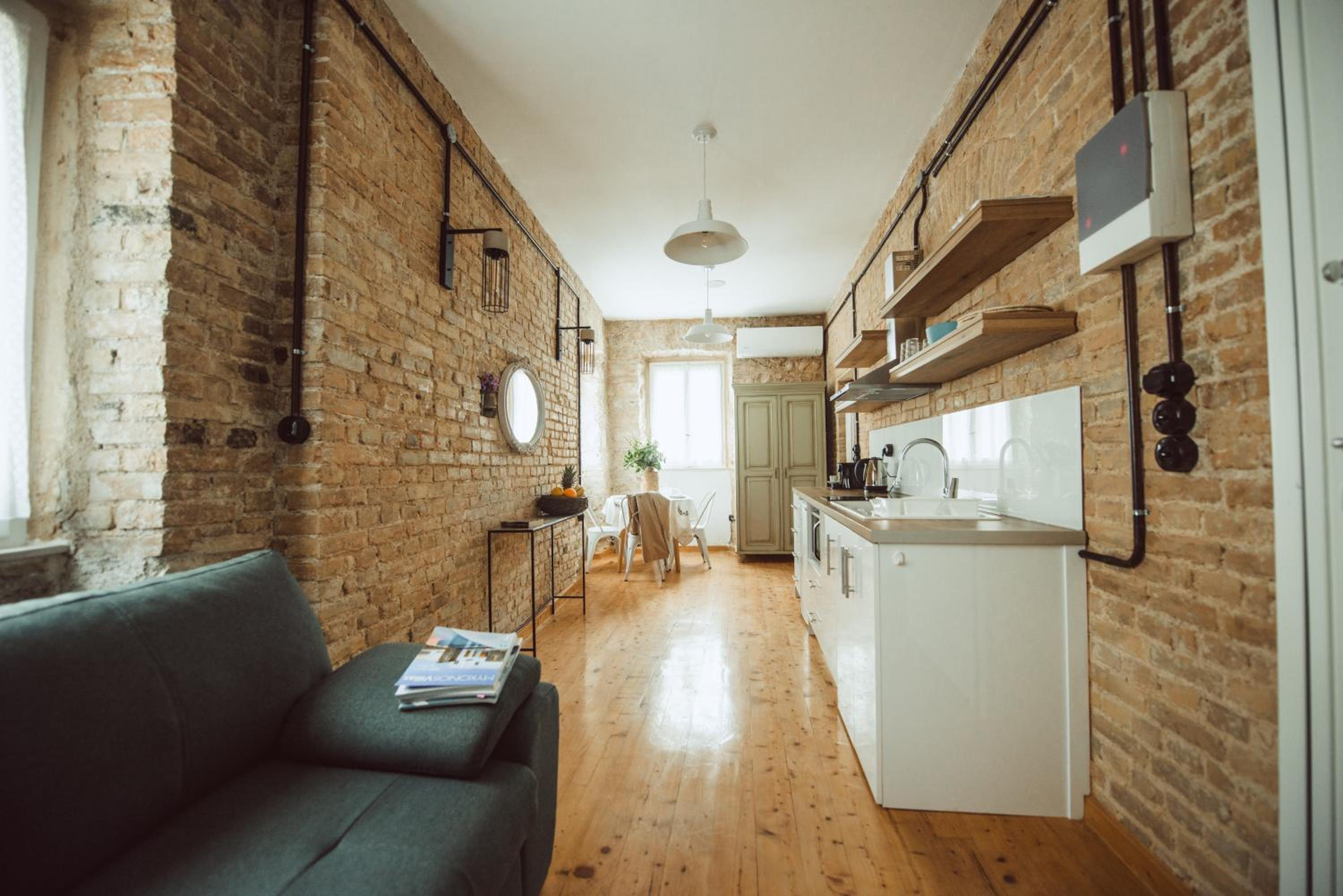 One-Bedroom Apartment photo 2