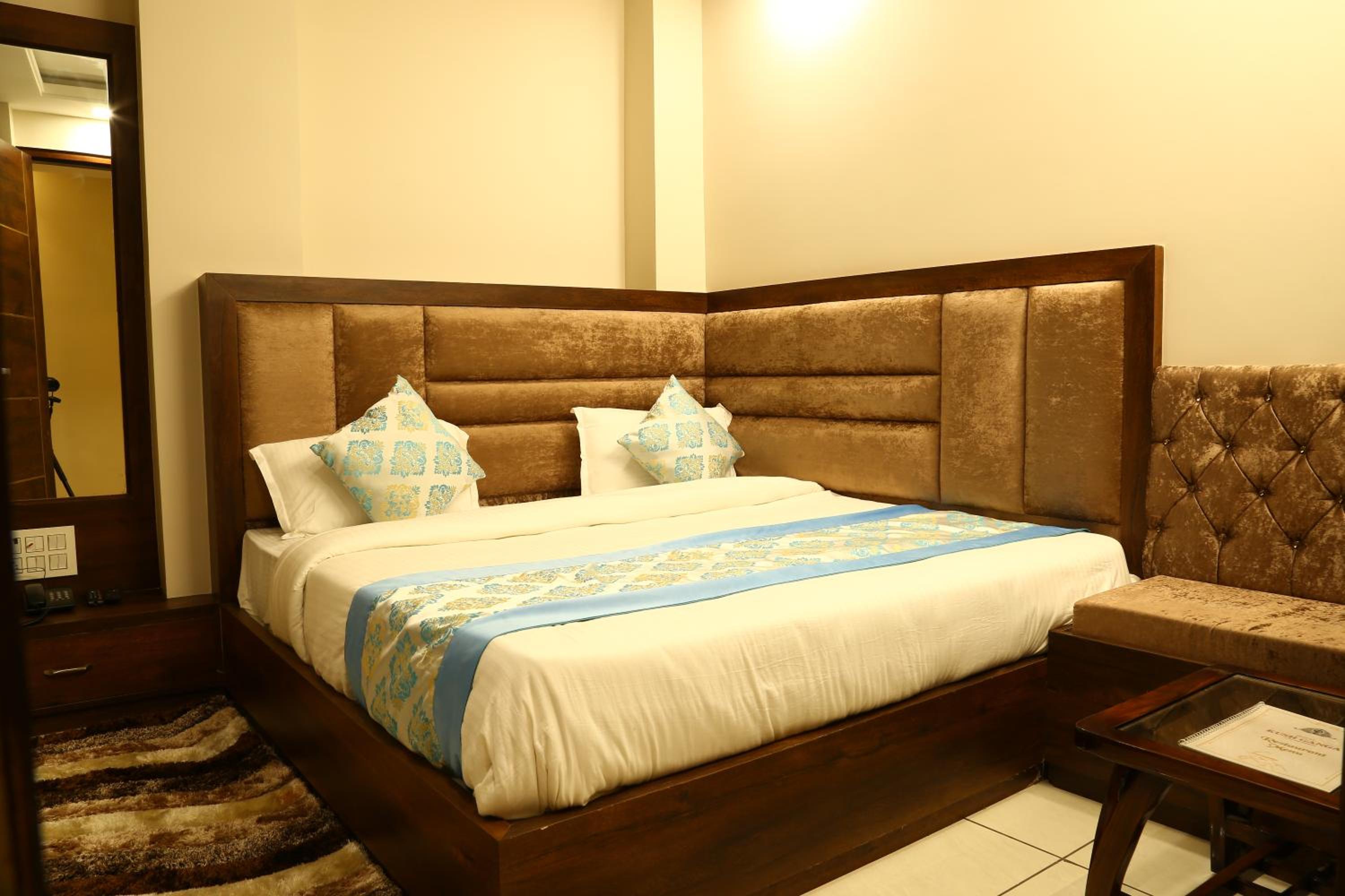Small Double Room - Photo 3