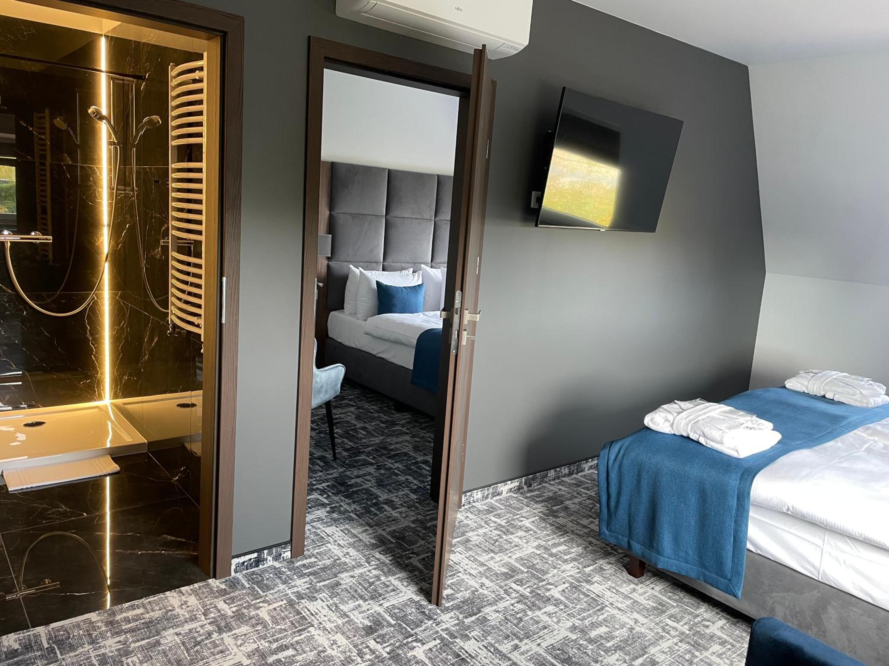 Luxury Suite photo 1