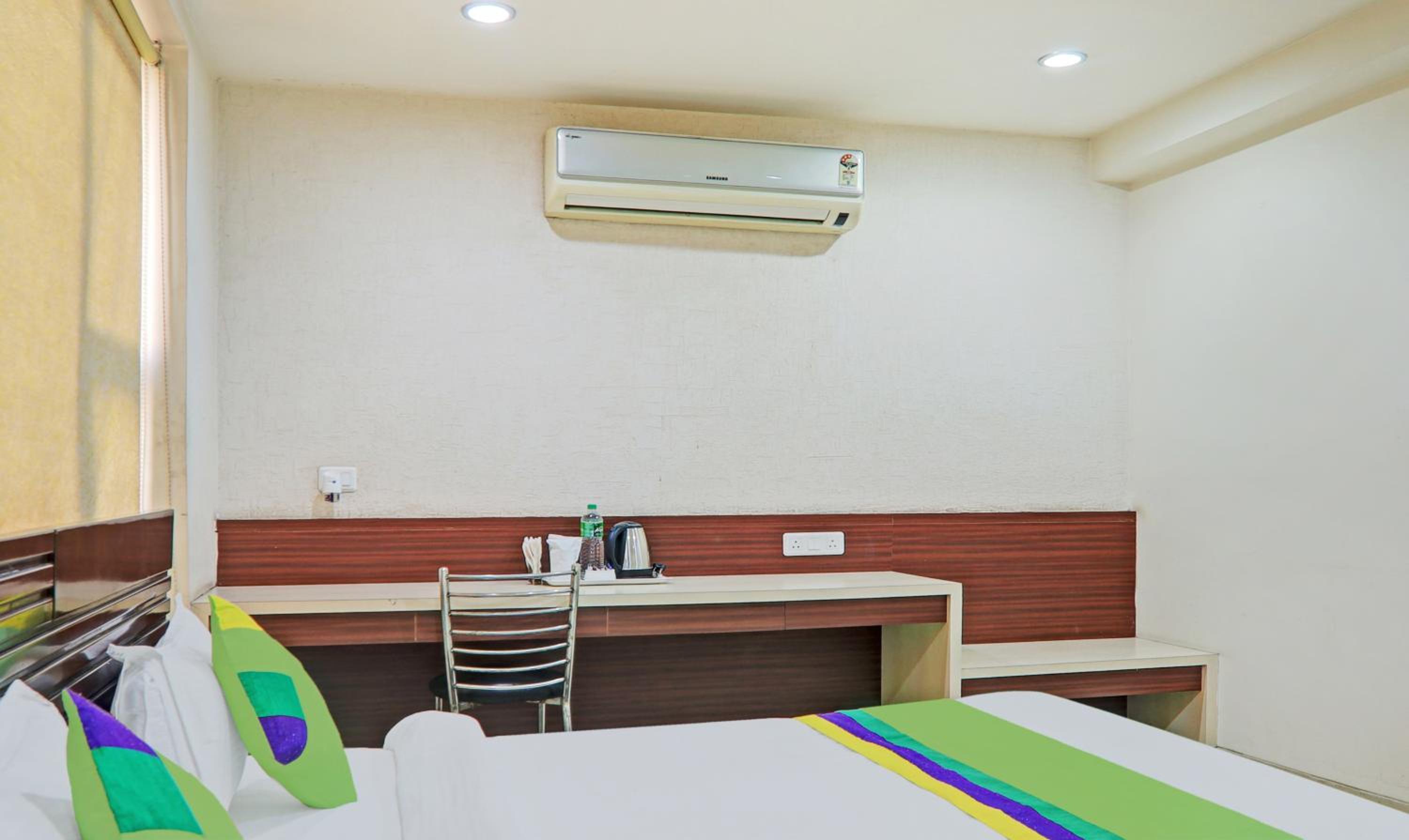 Spacious Premium Room photo 2