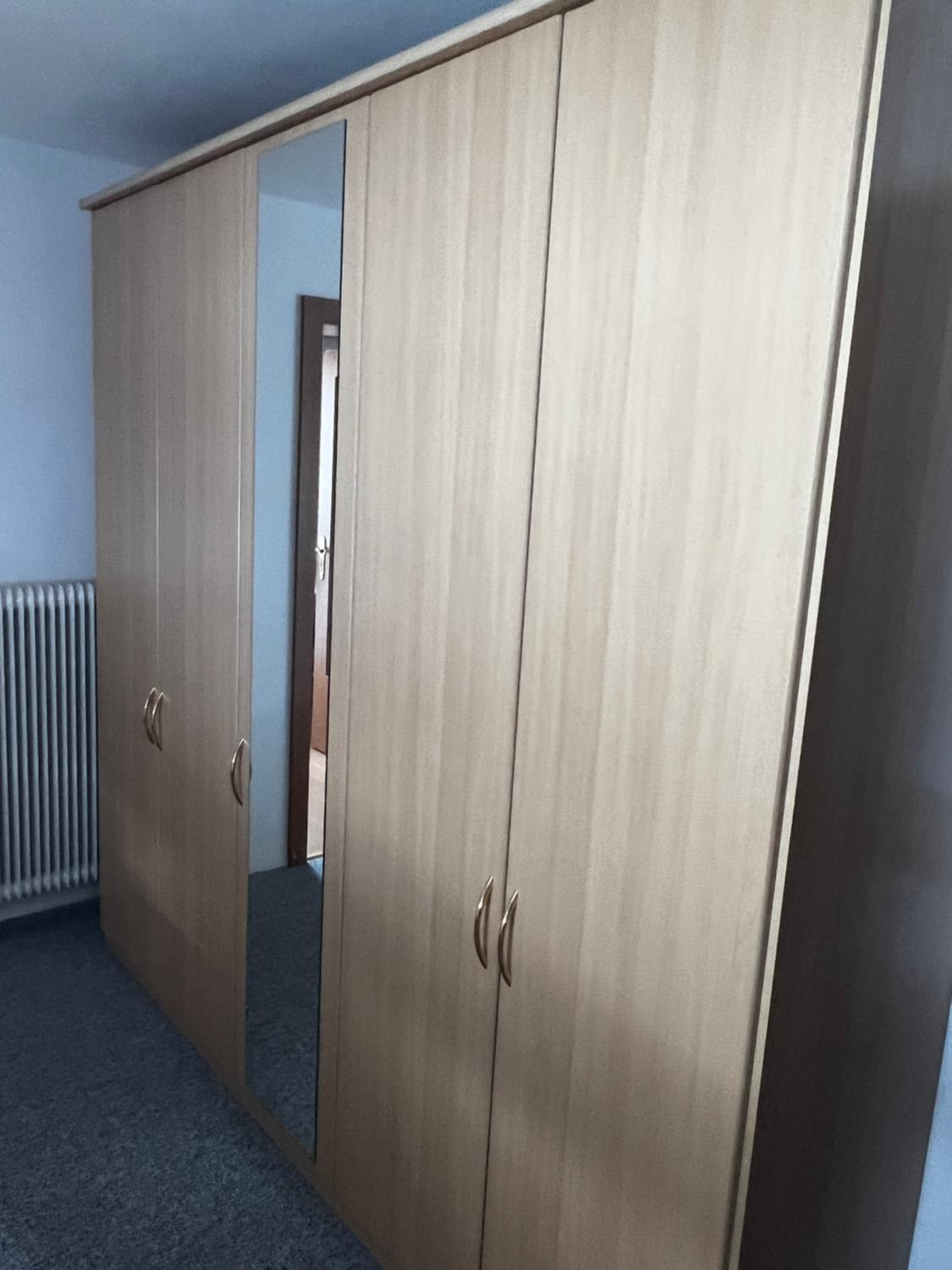 One-Bedroom Apartment - Photo 2