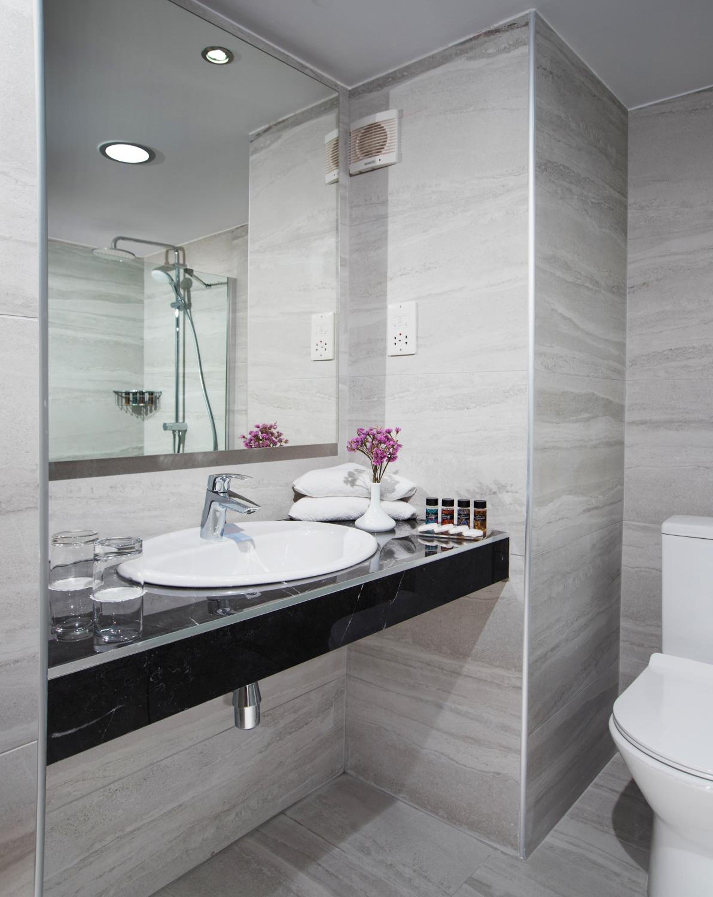 Double or Twin Room - Photo 4