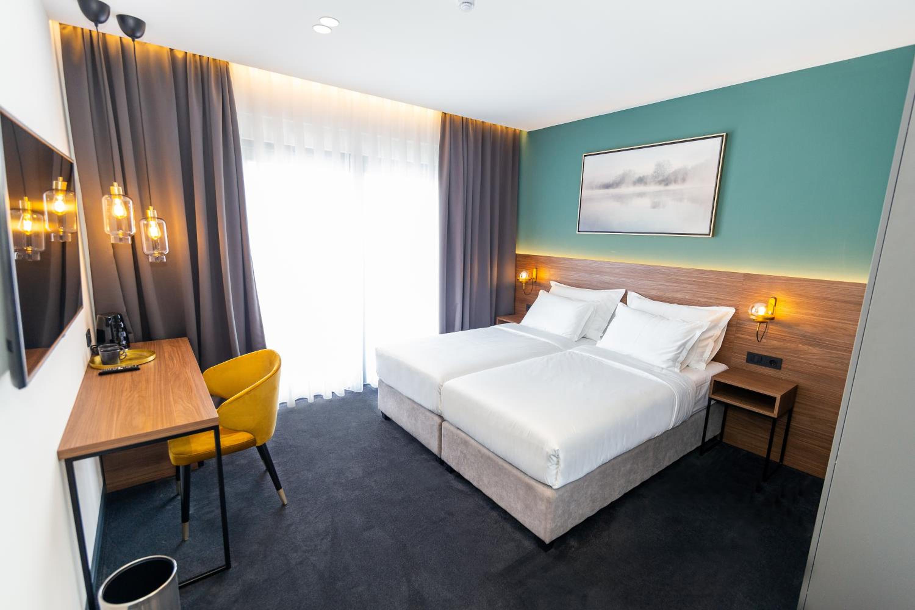Superior Double or Twin Room - Photo 2