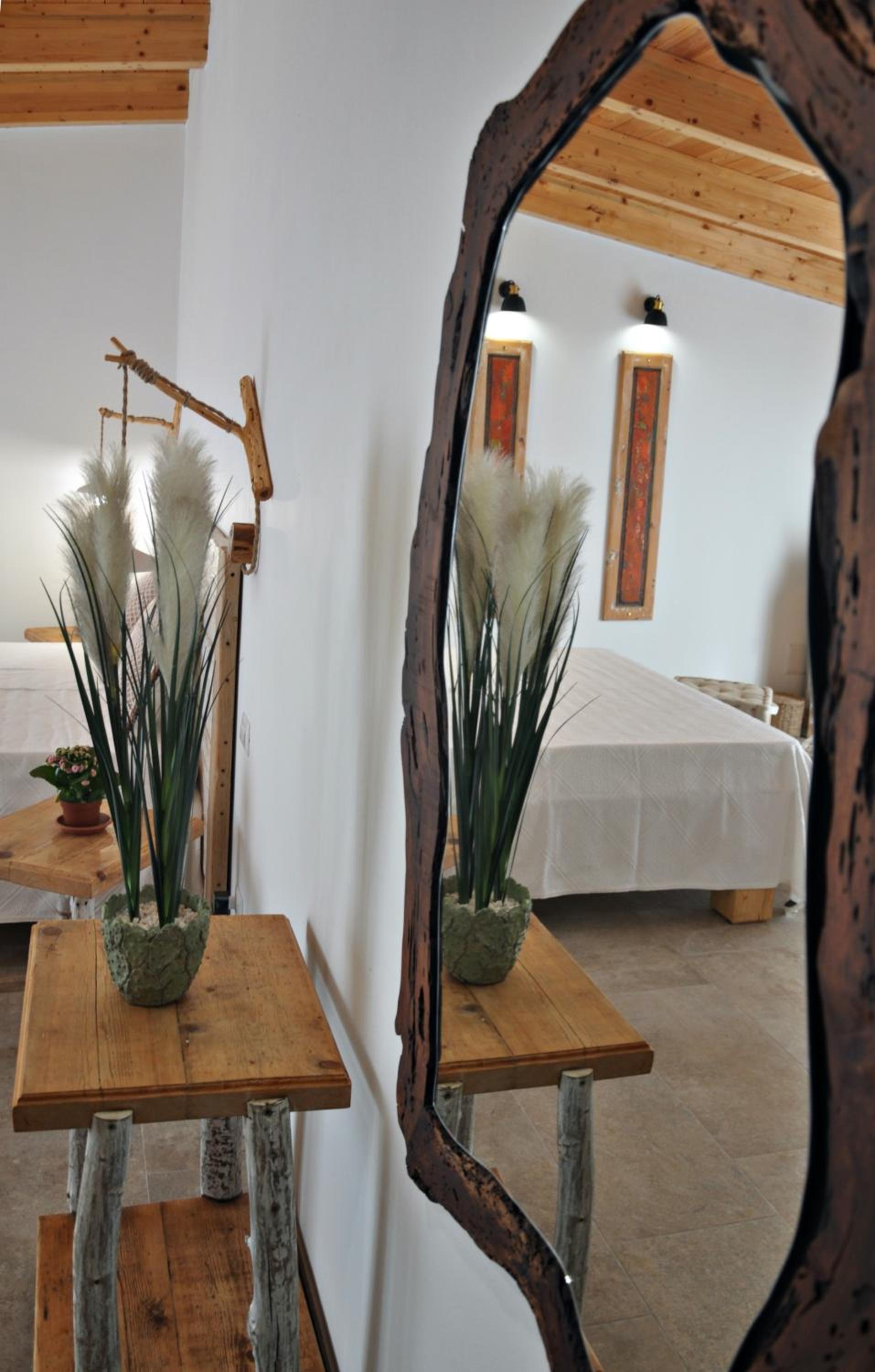 Superior King Room - Photo 12