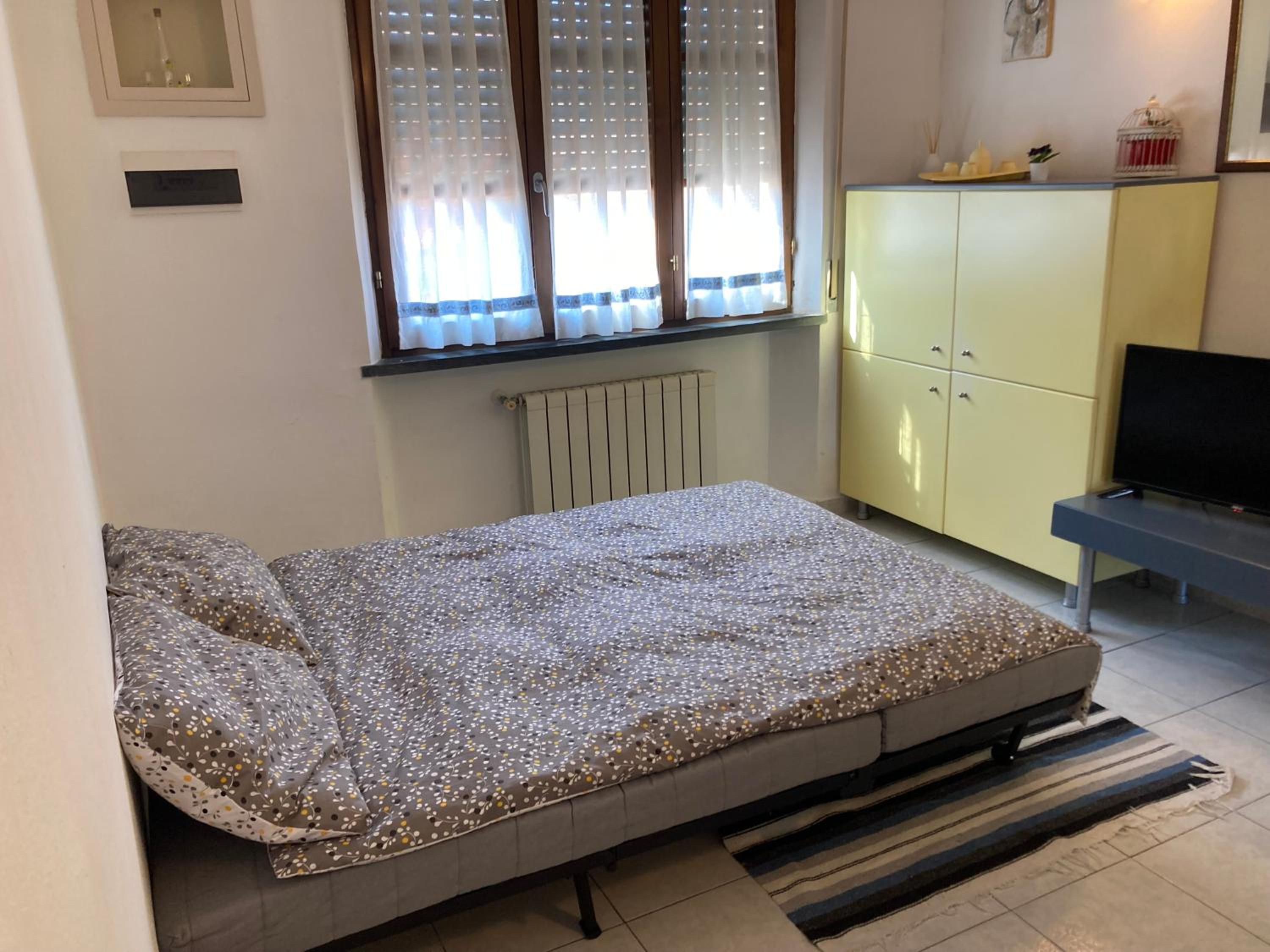One-Bedroom House - Photo 19