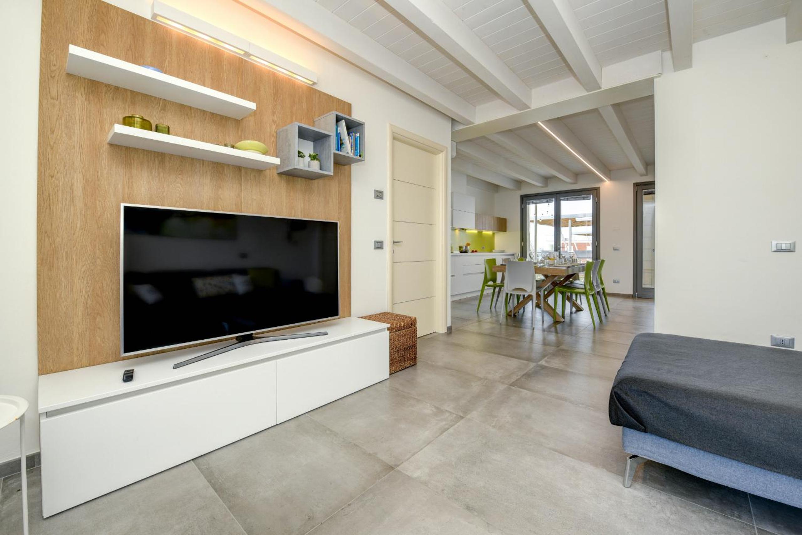 Apartment with Lake View