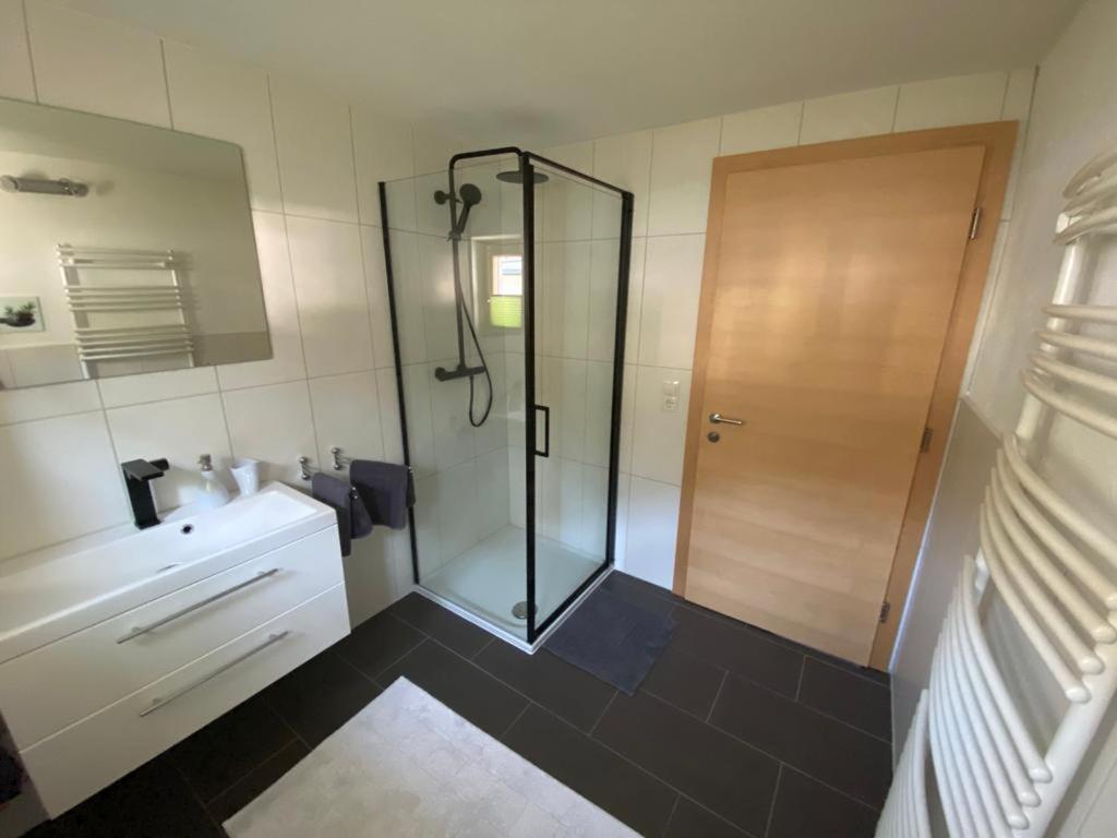 Apartment with Bathroom photo 2