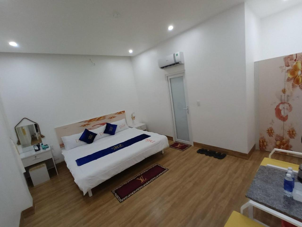 Standard Double Room - Photo 12