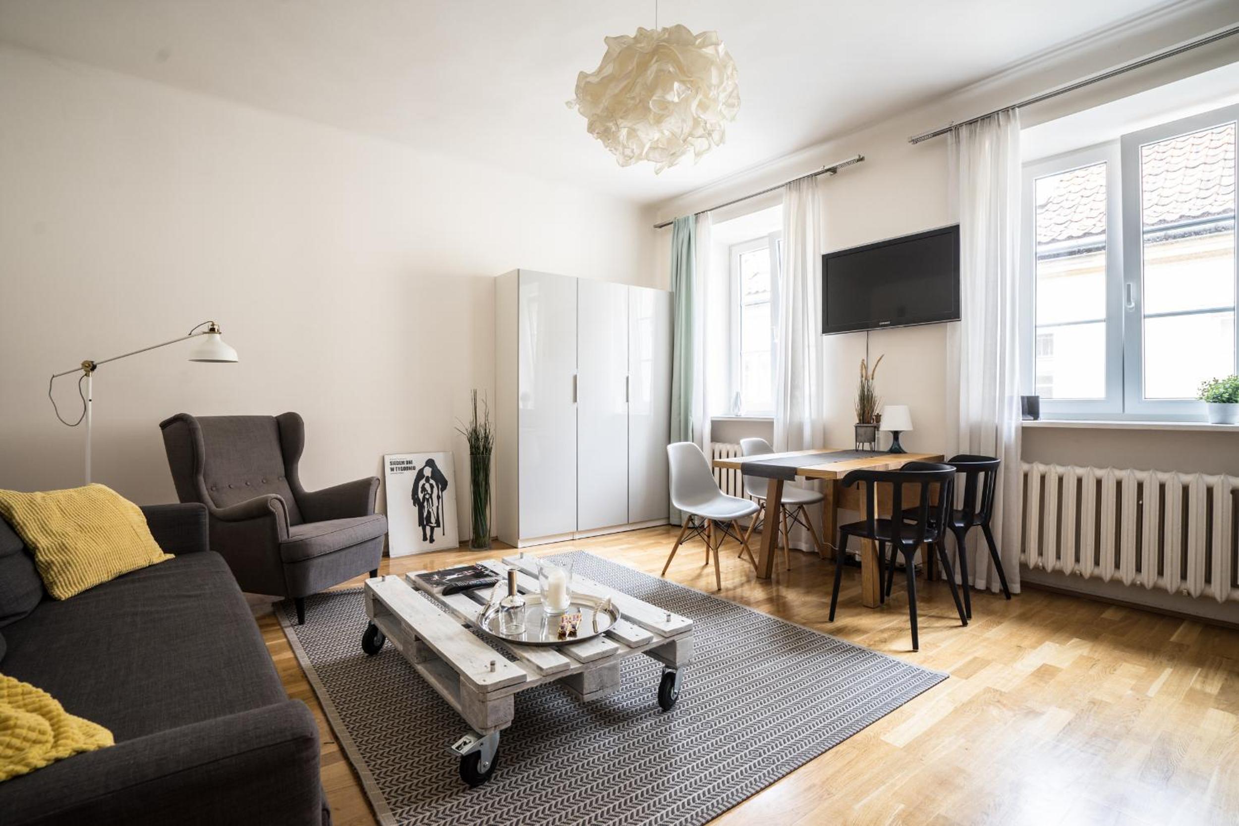 One-Bedroom Apartment - Photo 8