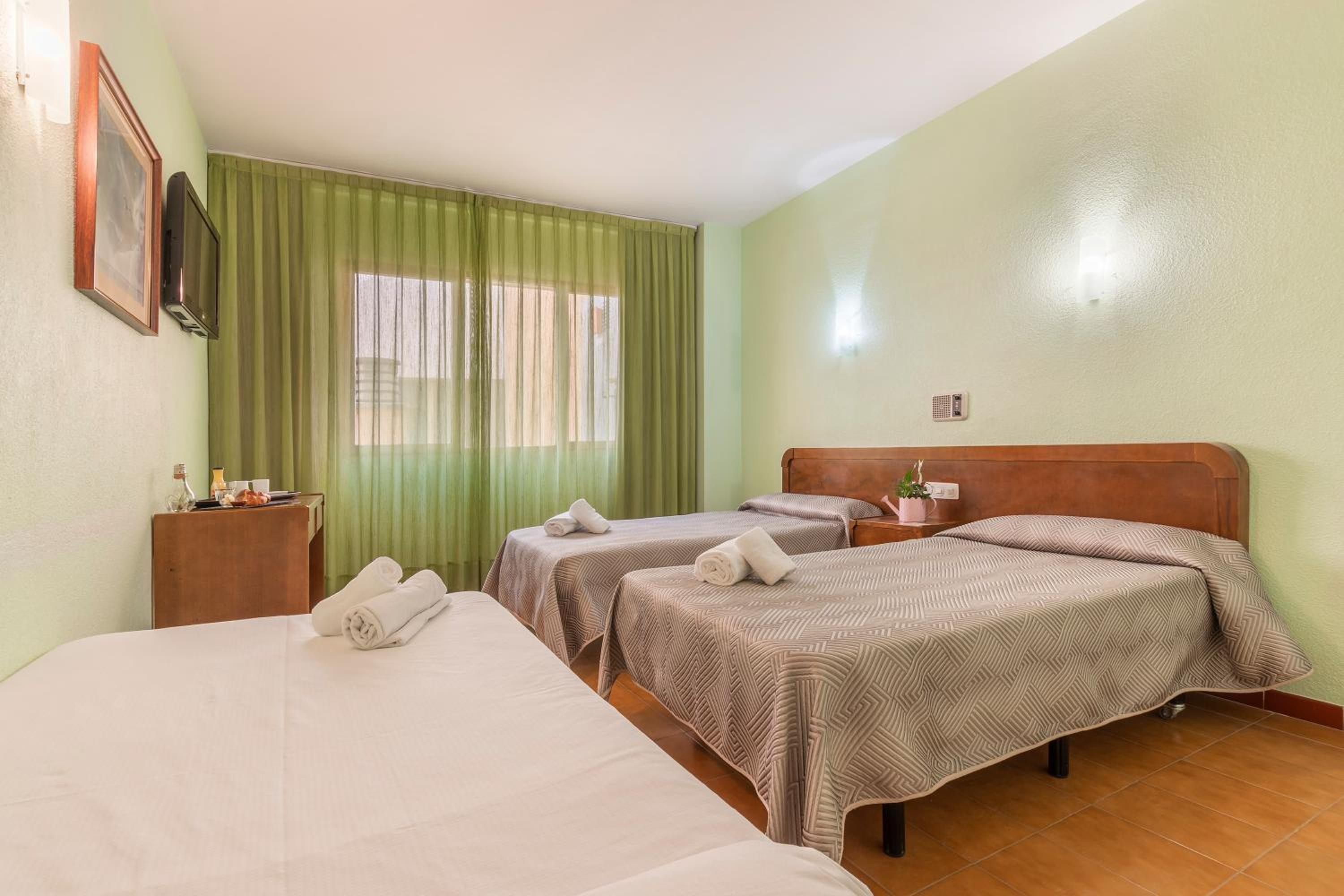 Triple Room - Photo 10