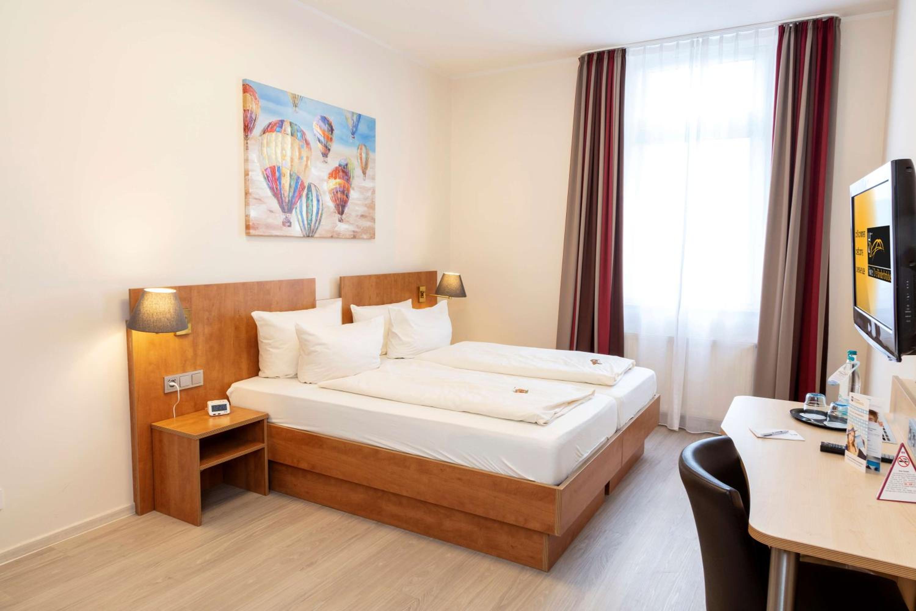 Standard Double Room with Kitchenette photo 2