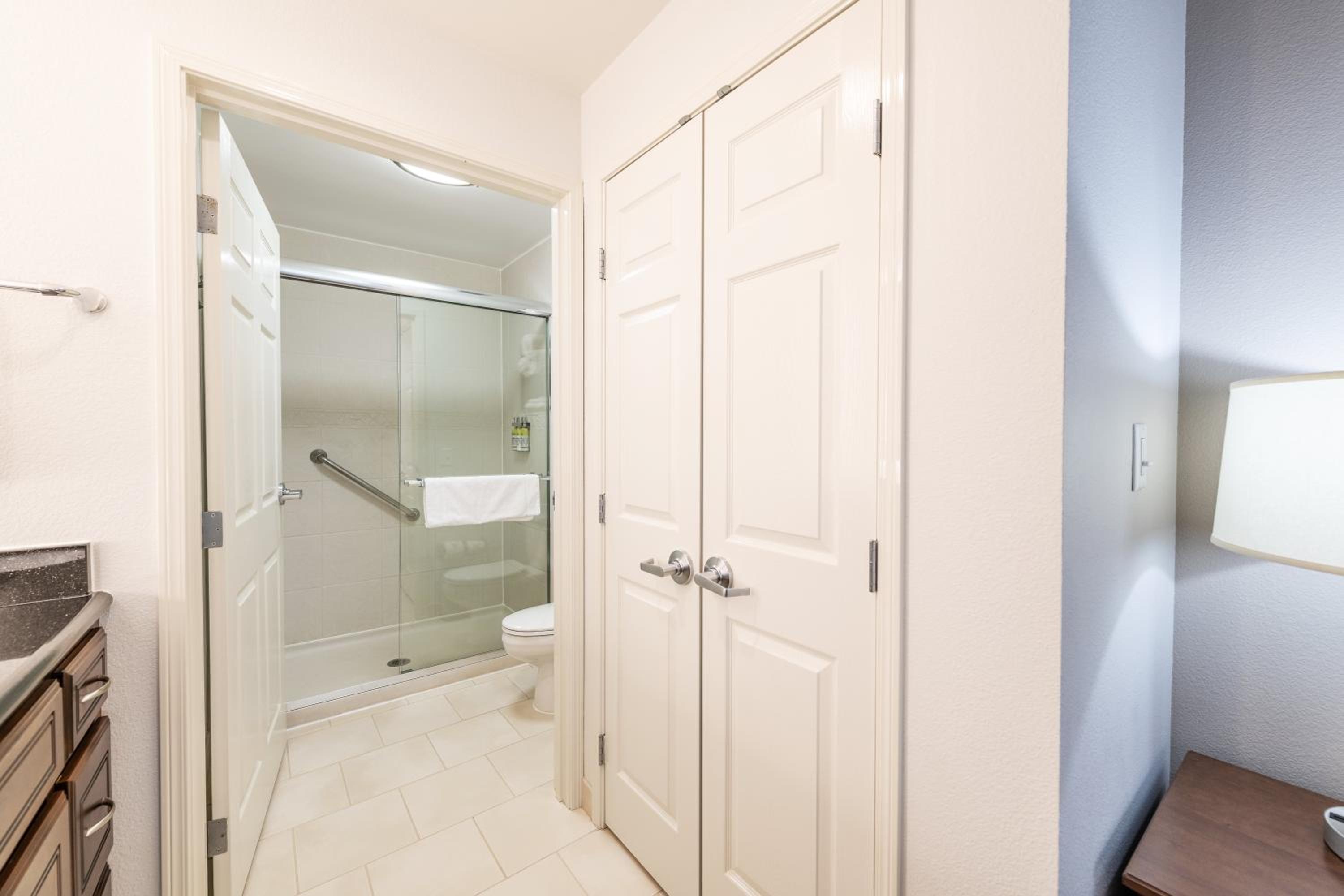 King Studio Suite - Photo 14