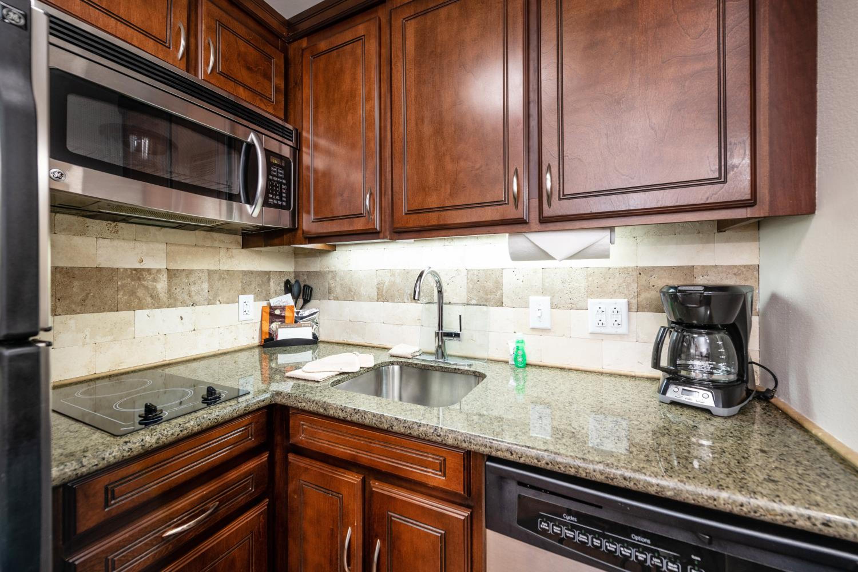 King Studio Suite - Photo 5