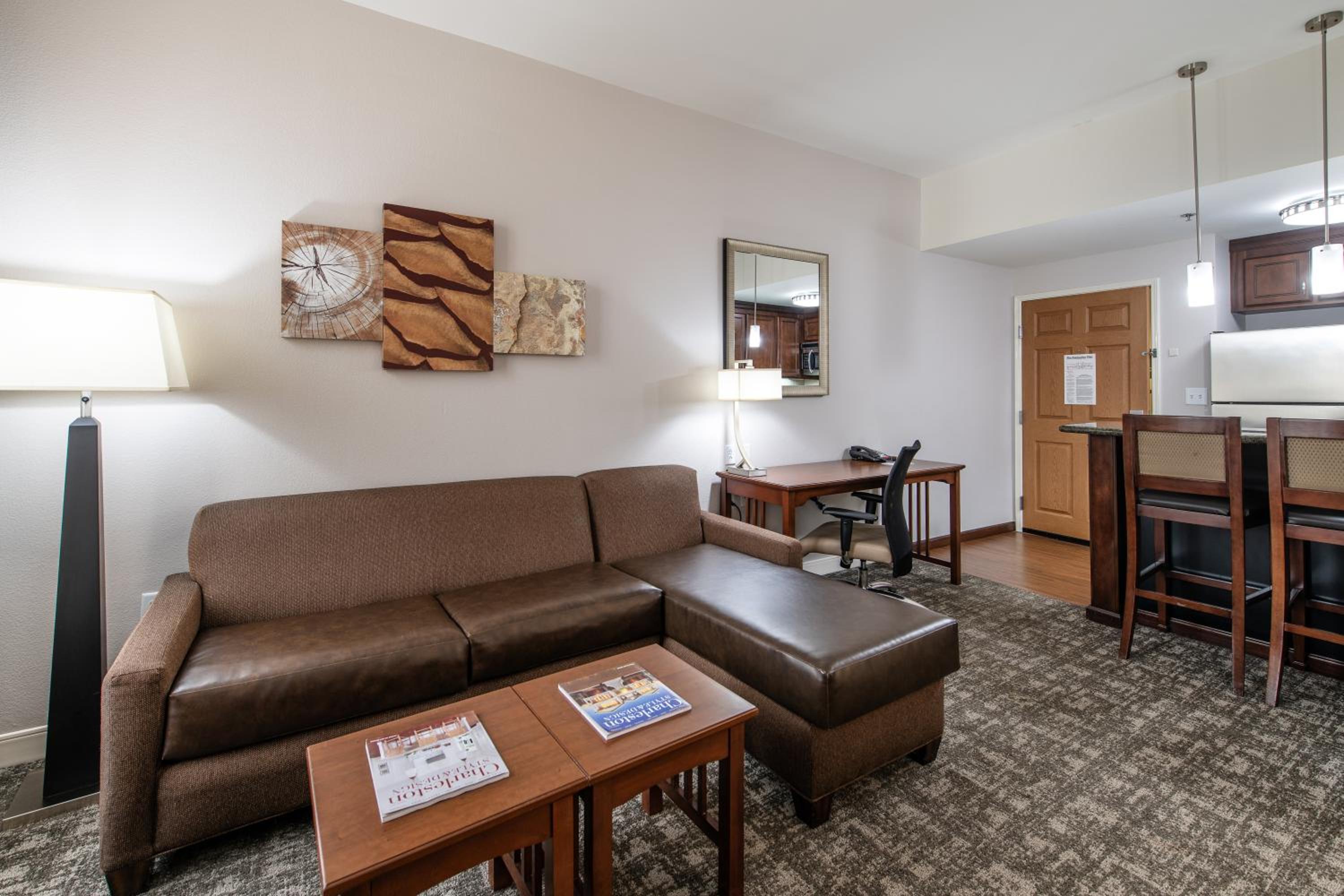 King Studio Suite - Photo 11