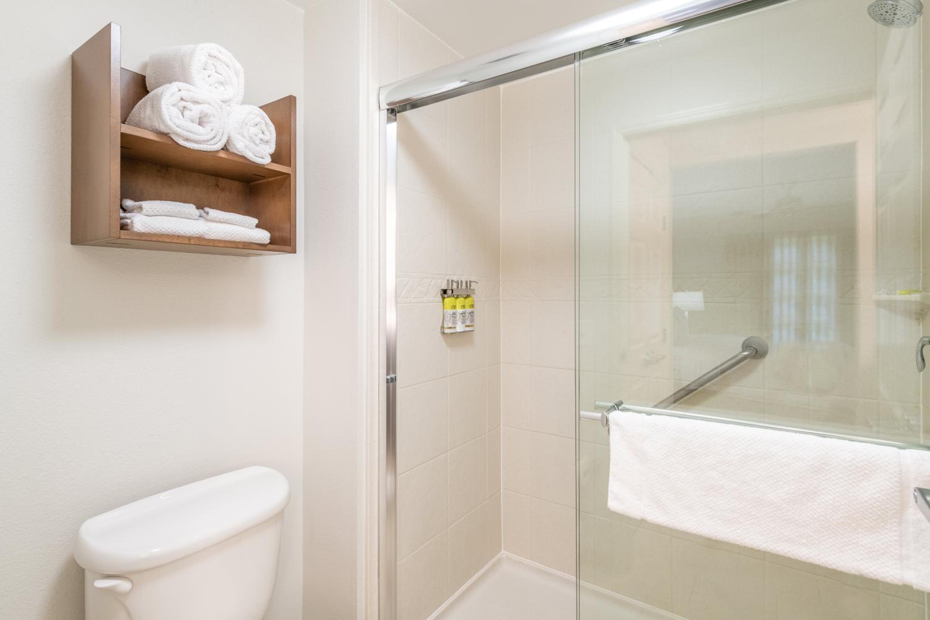 King Studio Suite - Photo 13