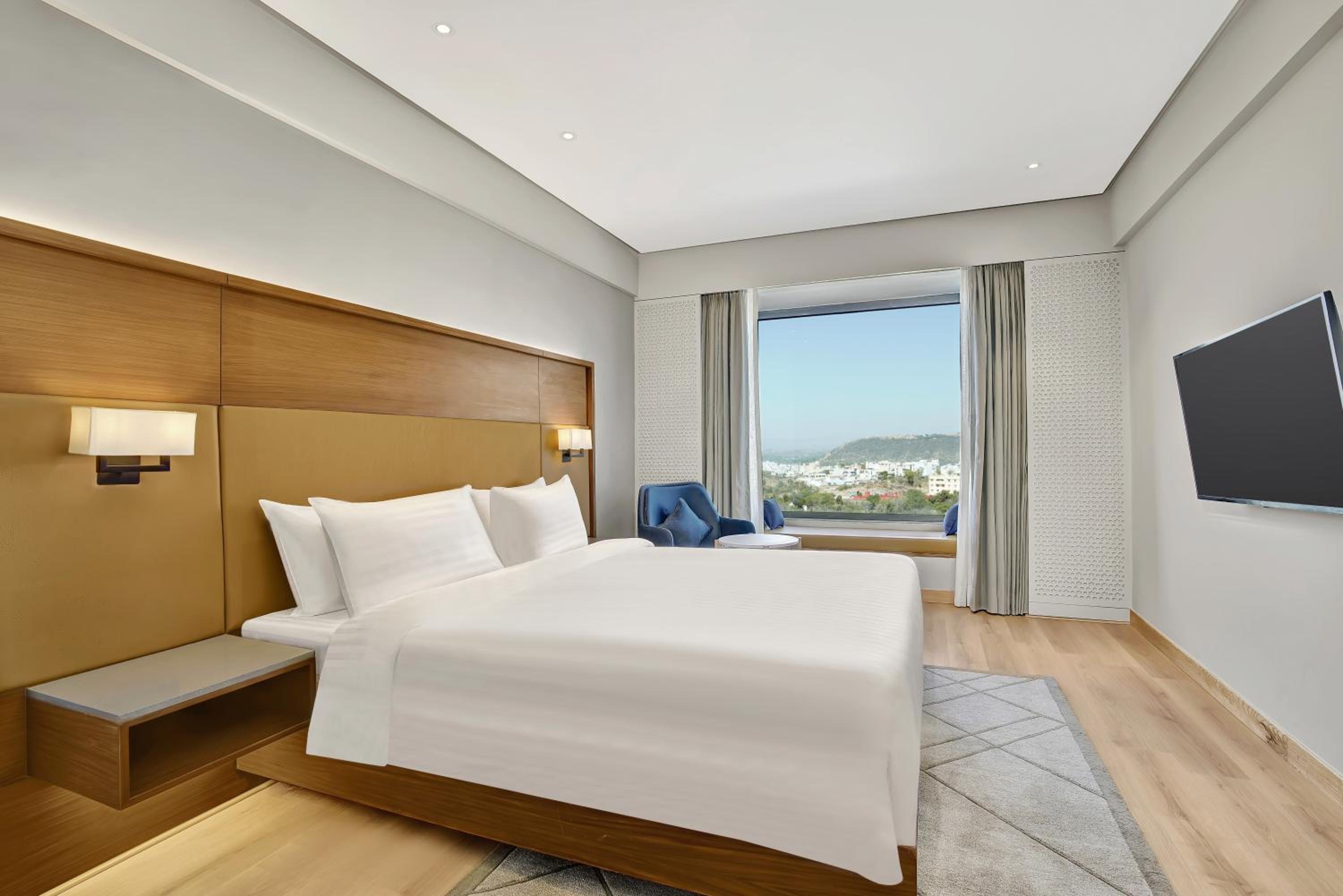 Superior Room with Valley View - Photo 5