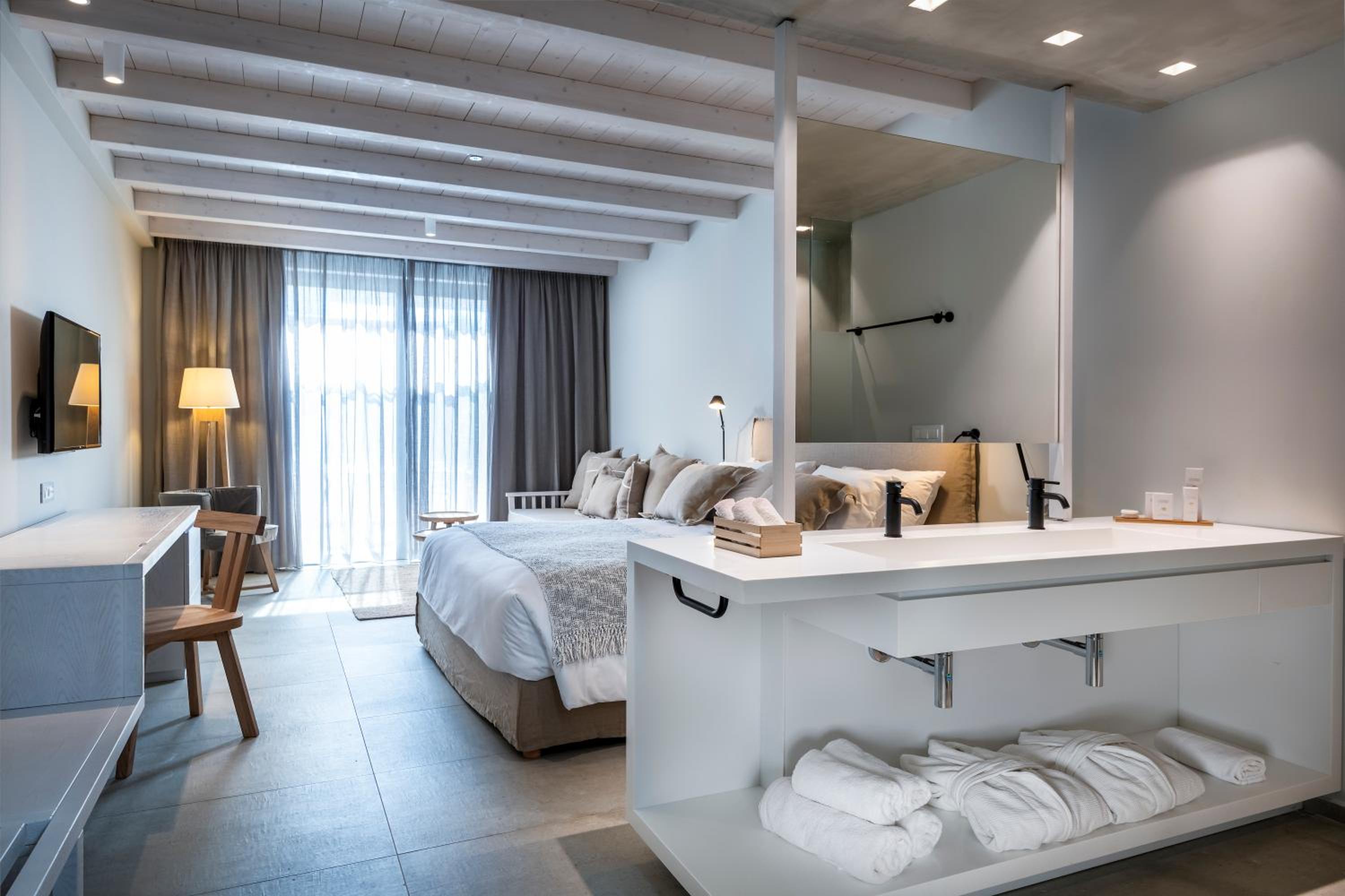 Deluxe Junior Suite (Adults only 16+)