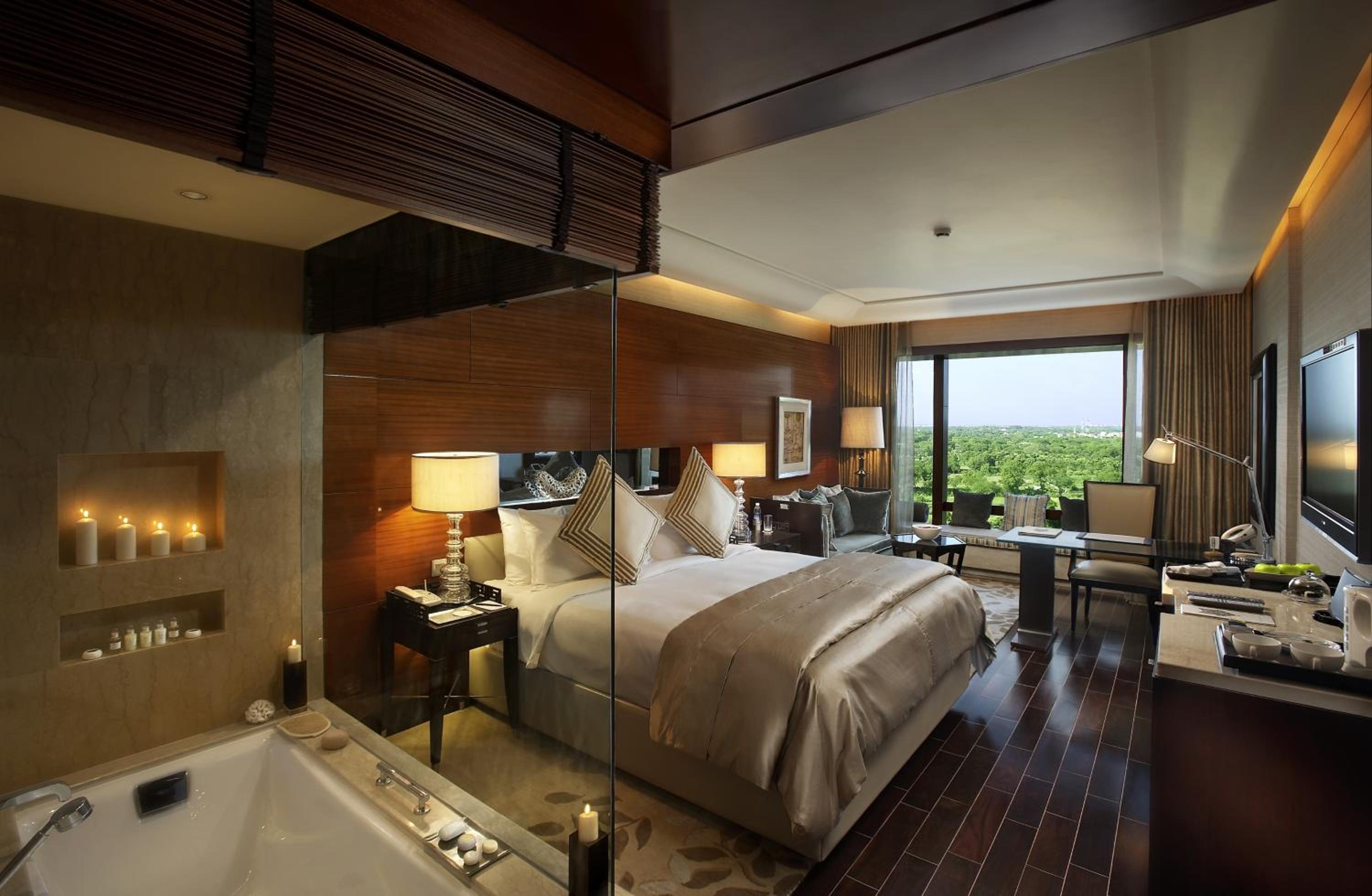 Royal Club Room with Cocktail Hours and Airport pick up and drop