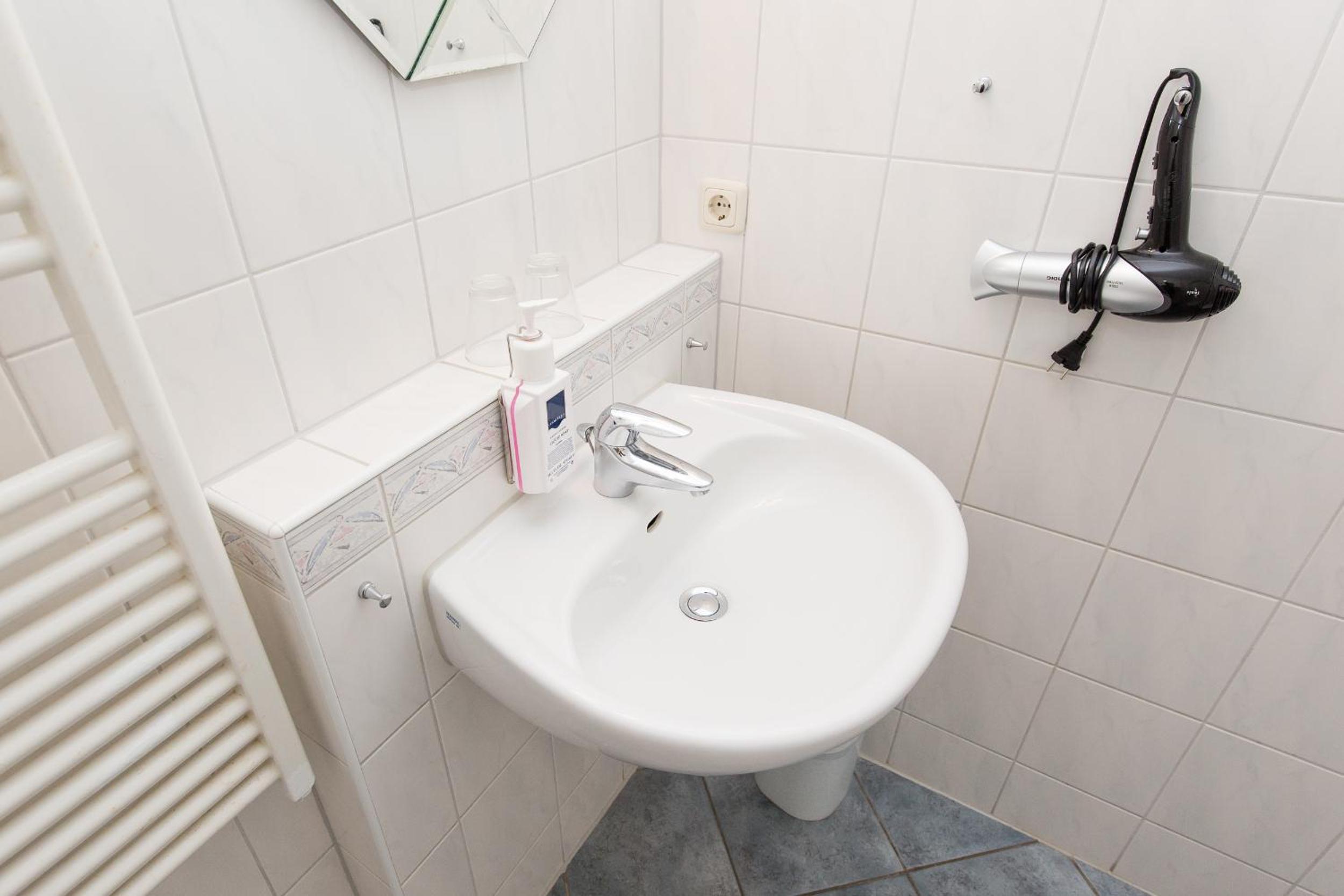 Single Room photo 3