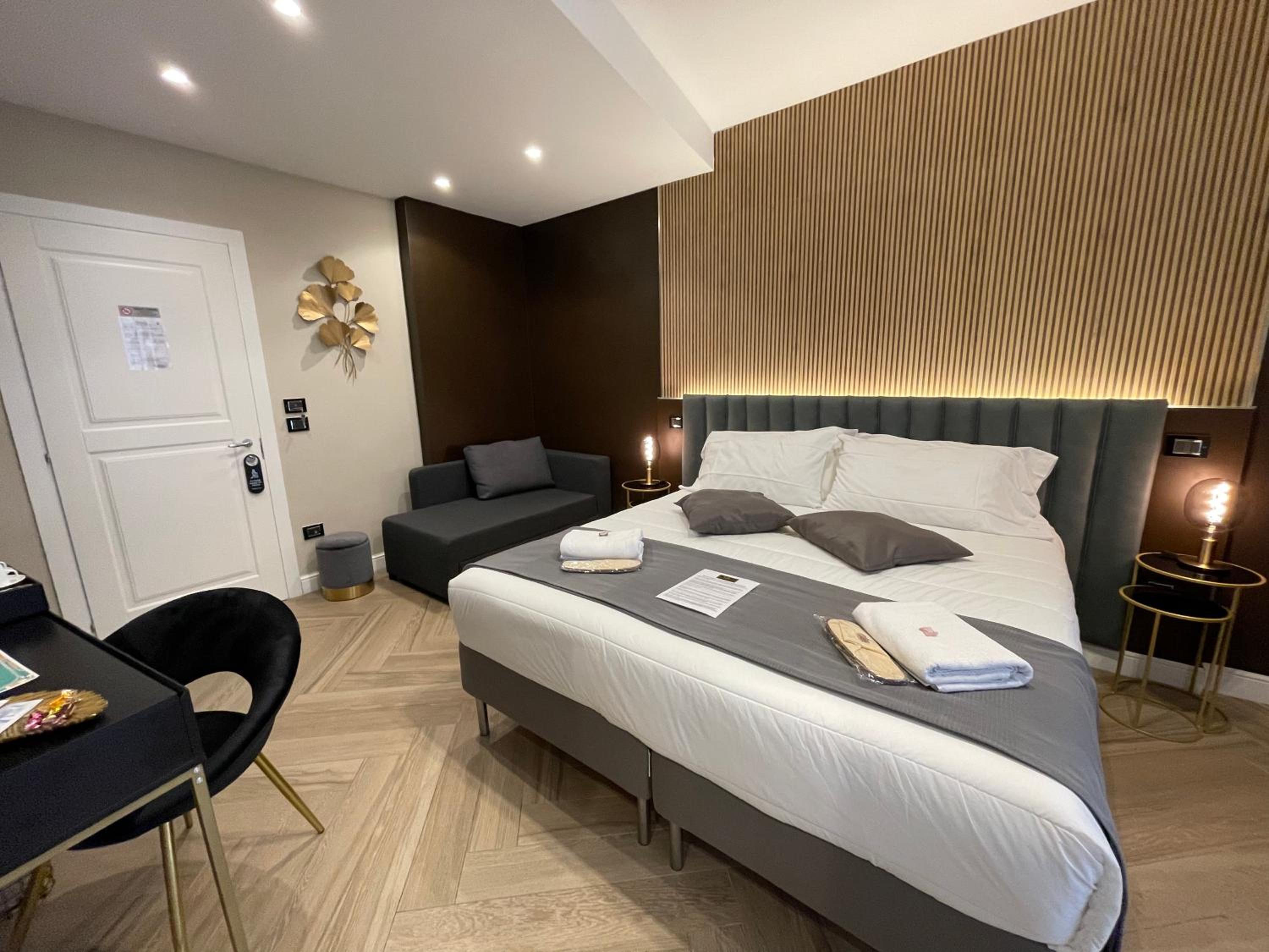 Superior Deluxe Double or Twin Room  photo 2