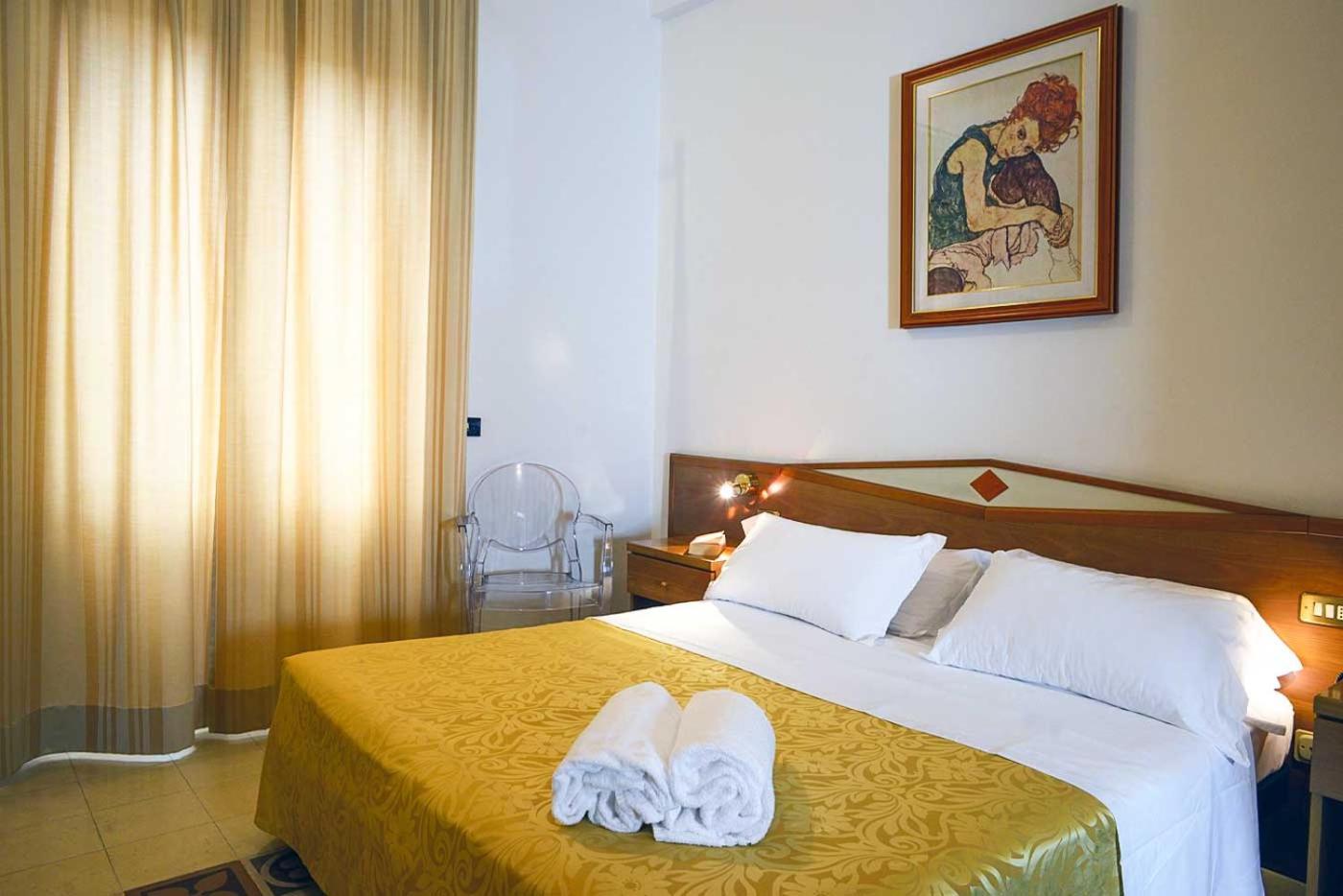 Standard Double Room - Photo 5