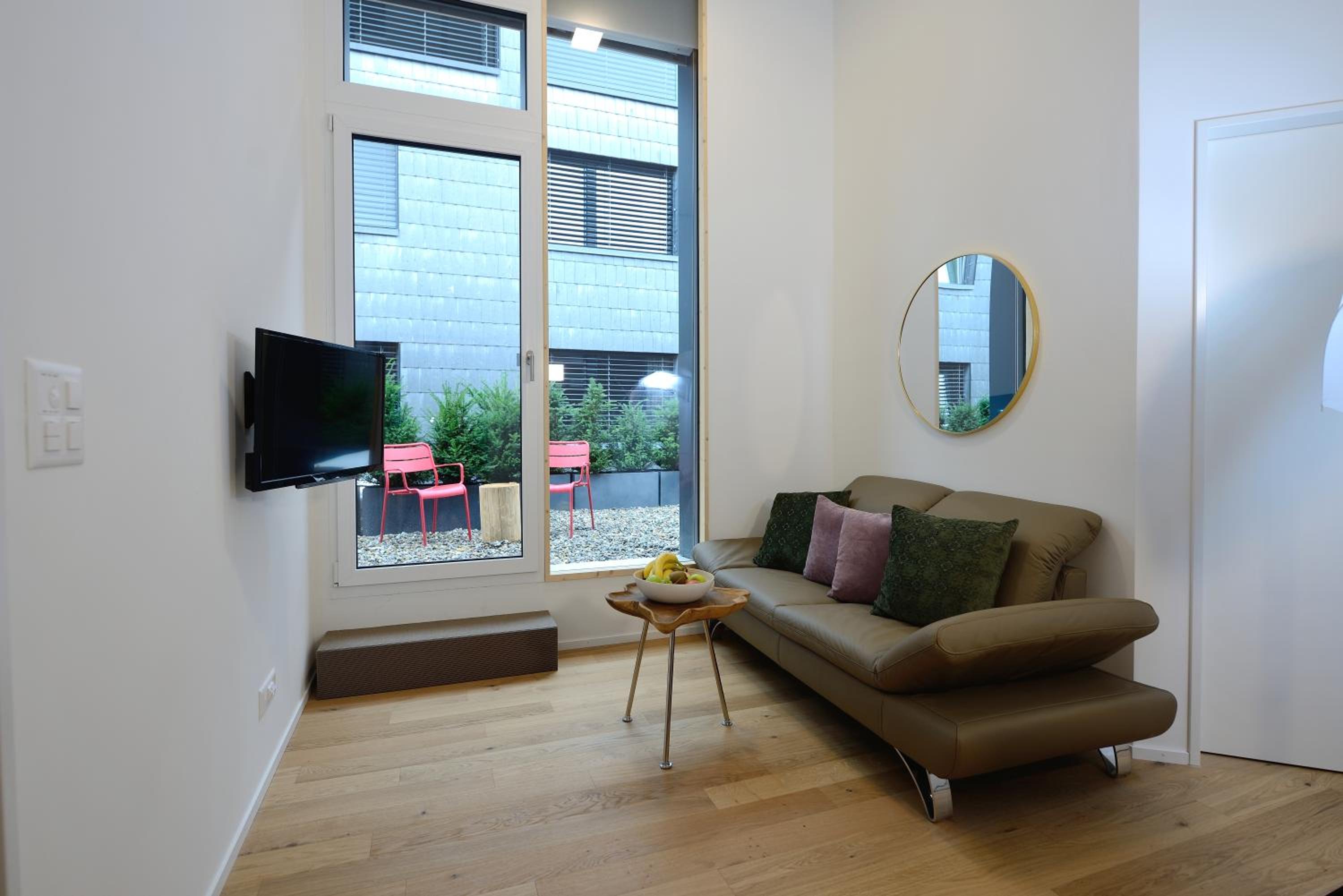 Deluxe Studio
