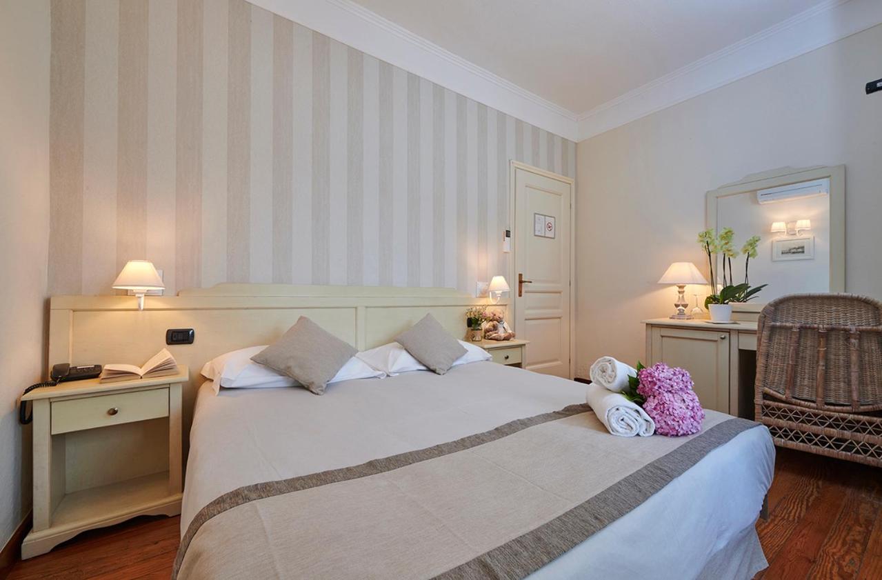 Standard Double Room - Photo 5