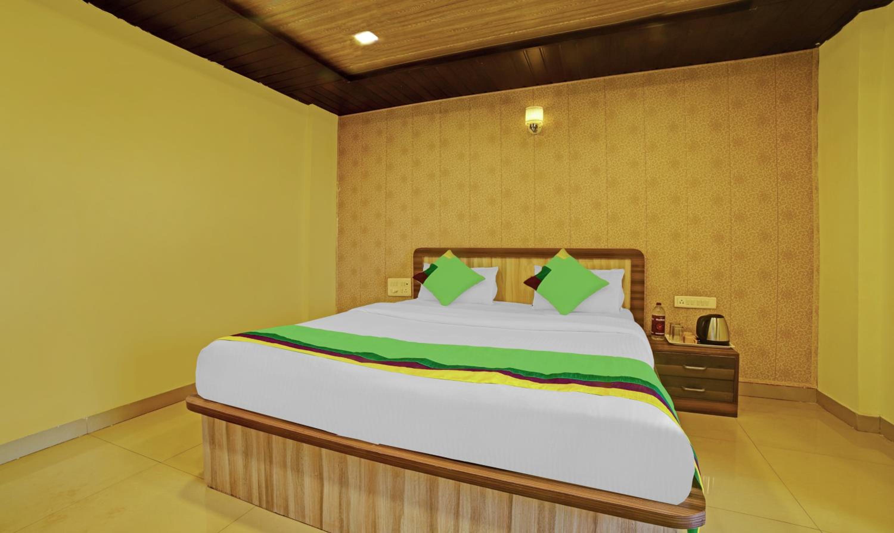 Deluxe Double Room photo 3