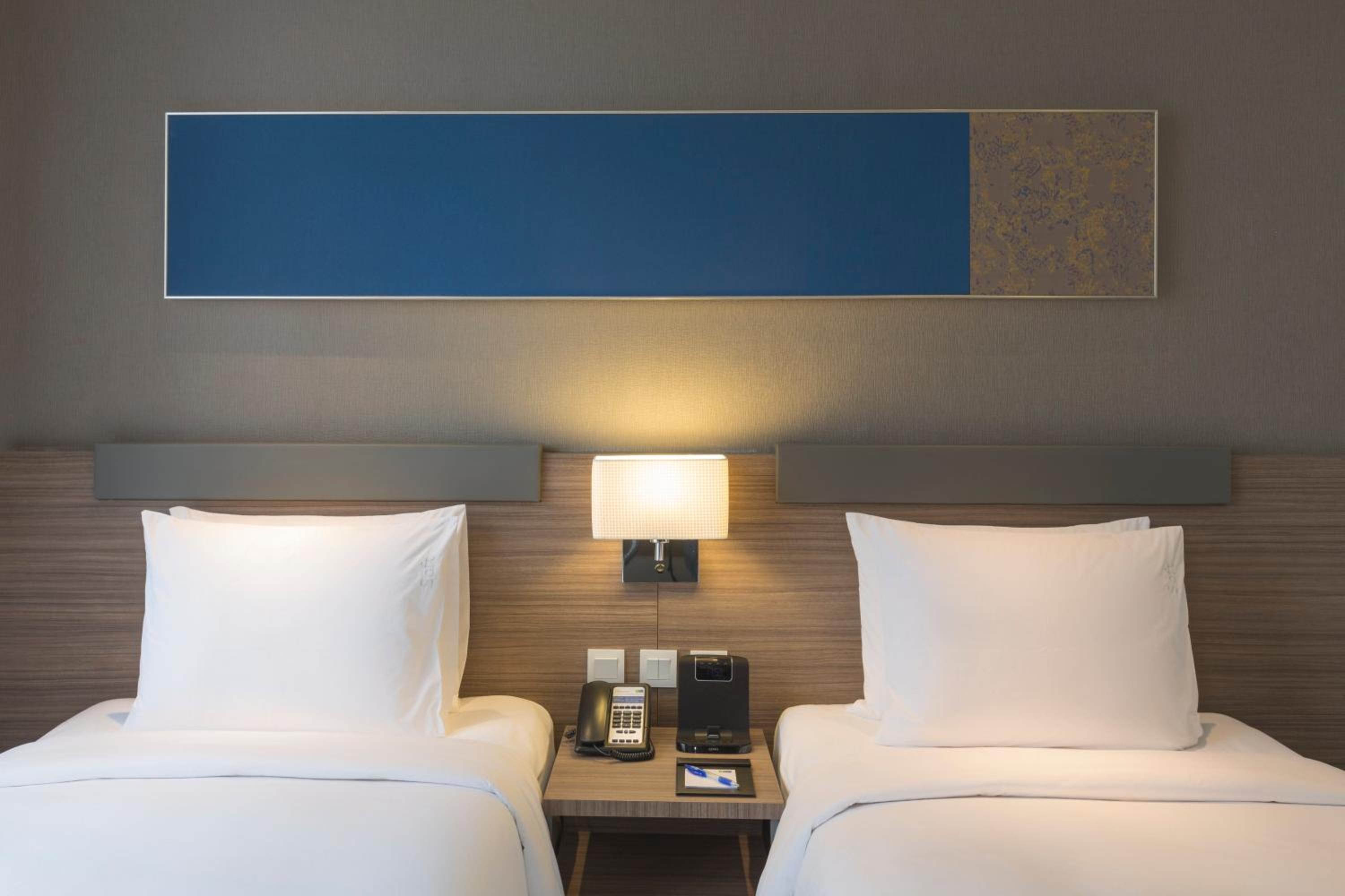 Standard Twin Room - Free Breakfast photo 2