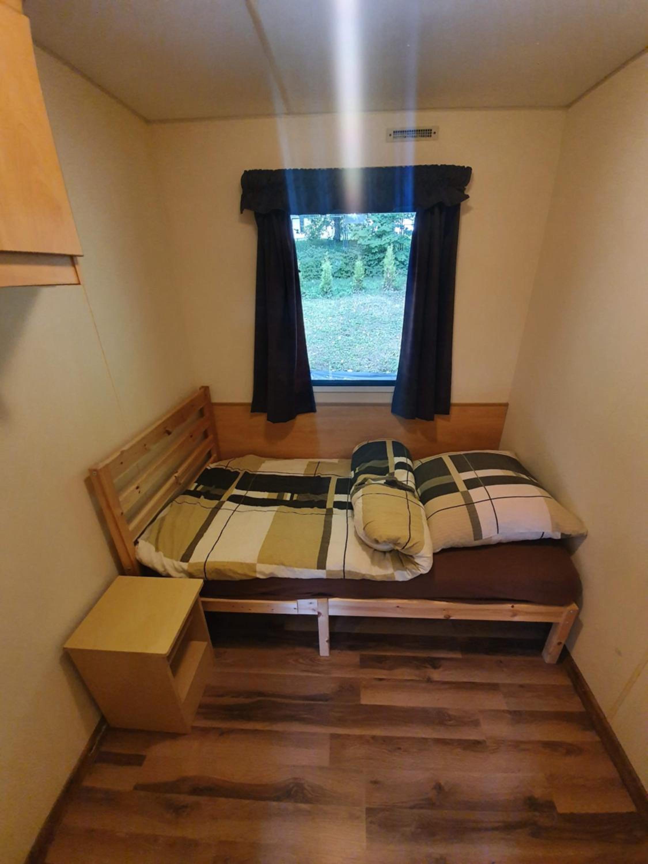 Mobile Home - Photo 3
