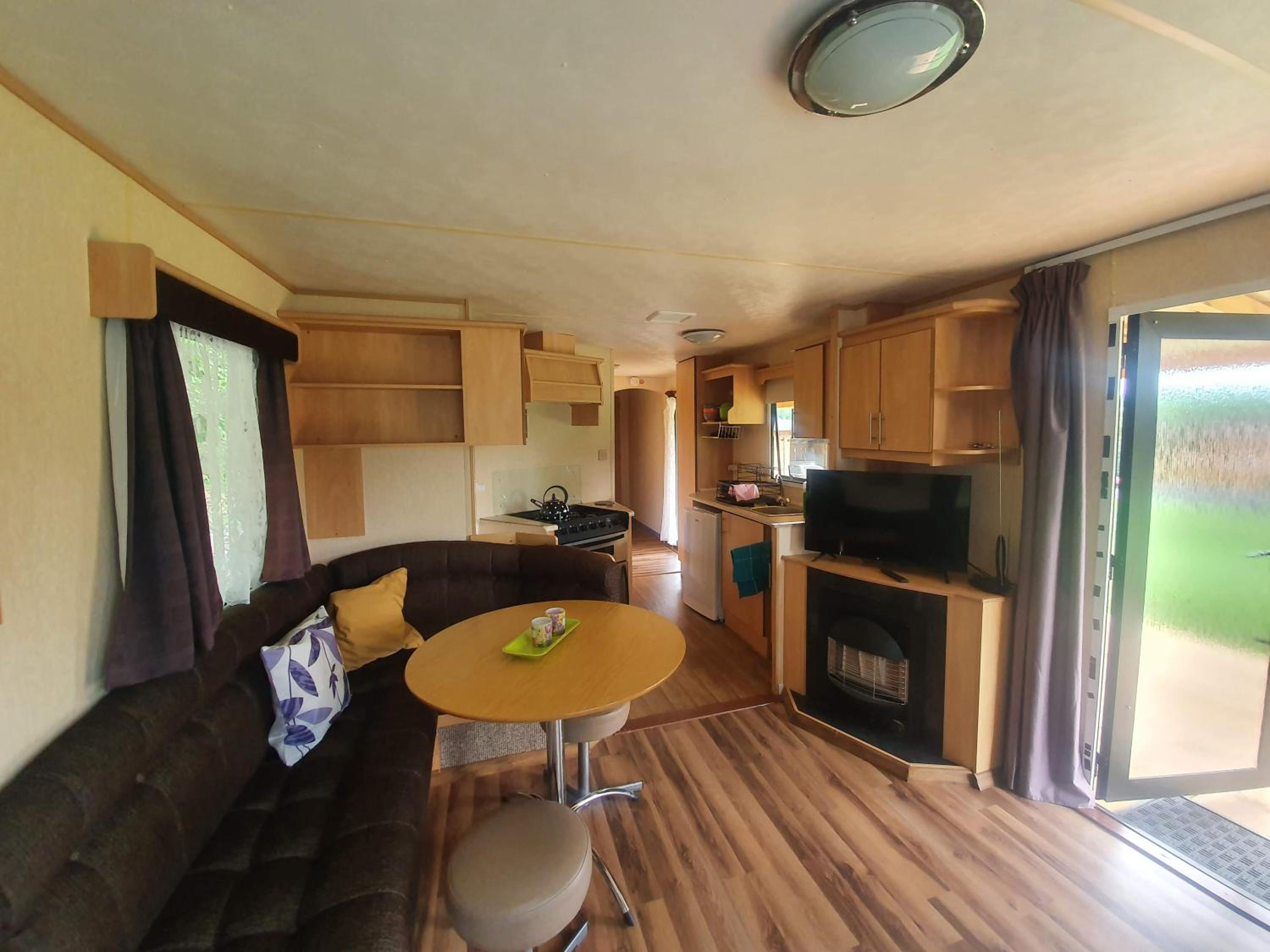 Mobile Home - Photo 7