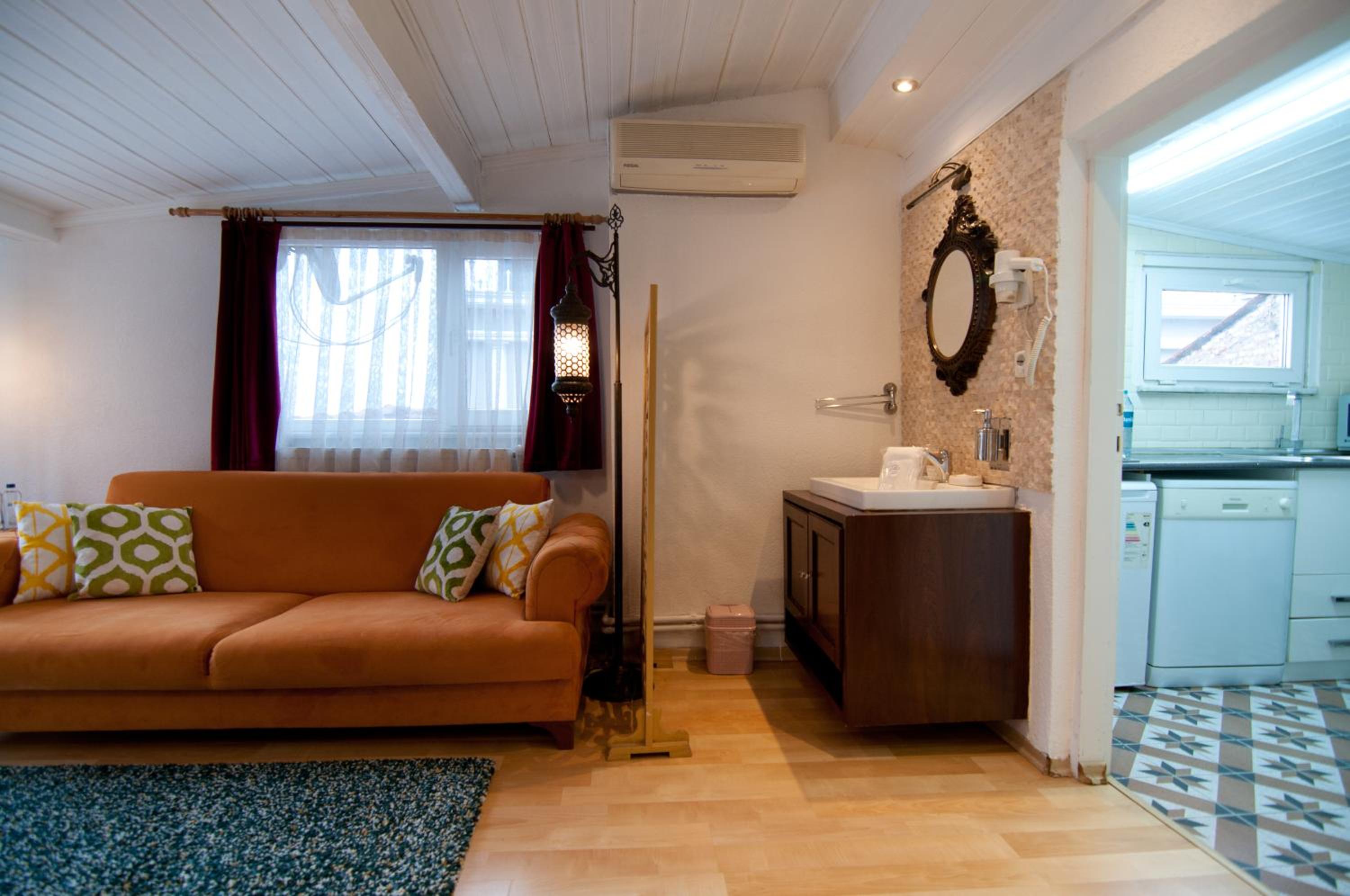 Deluxe Apartment with Turkish Bath photo 2