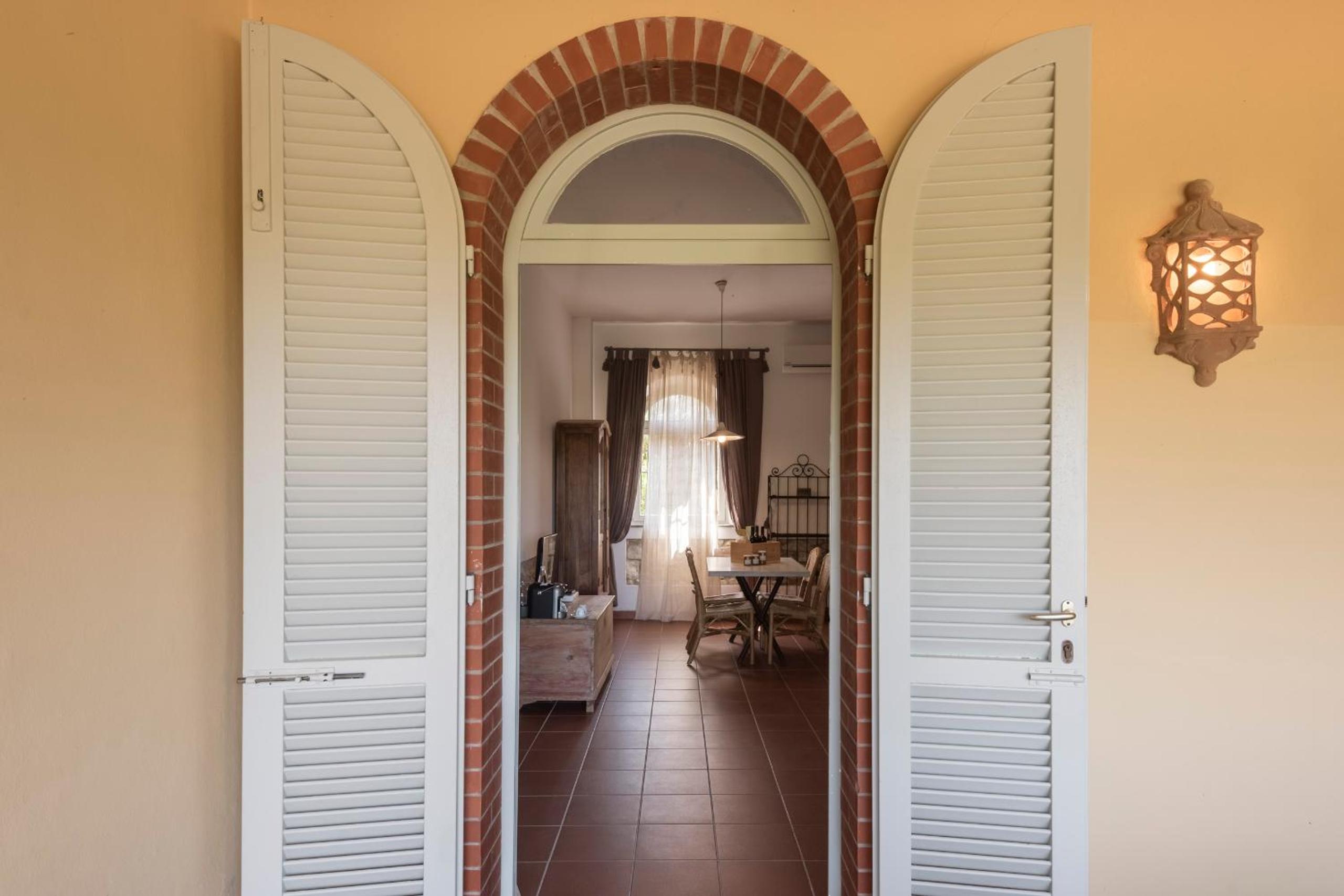 One-Bedroom Apartment (2 Adults) - Split Level
