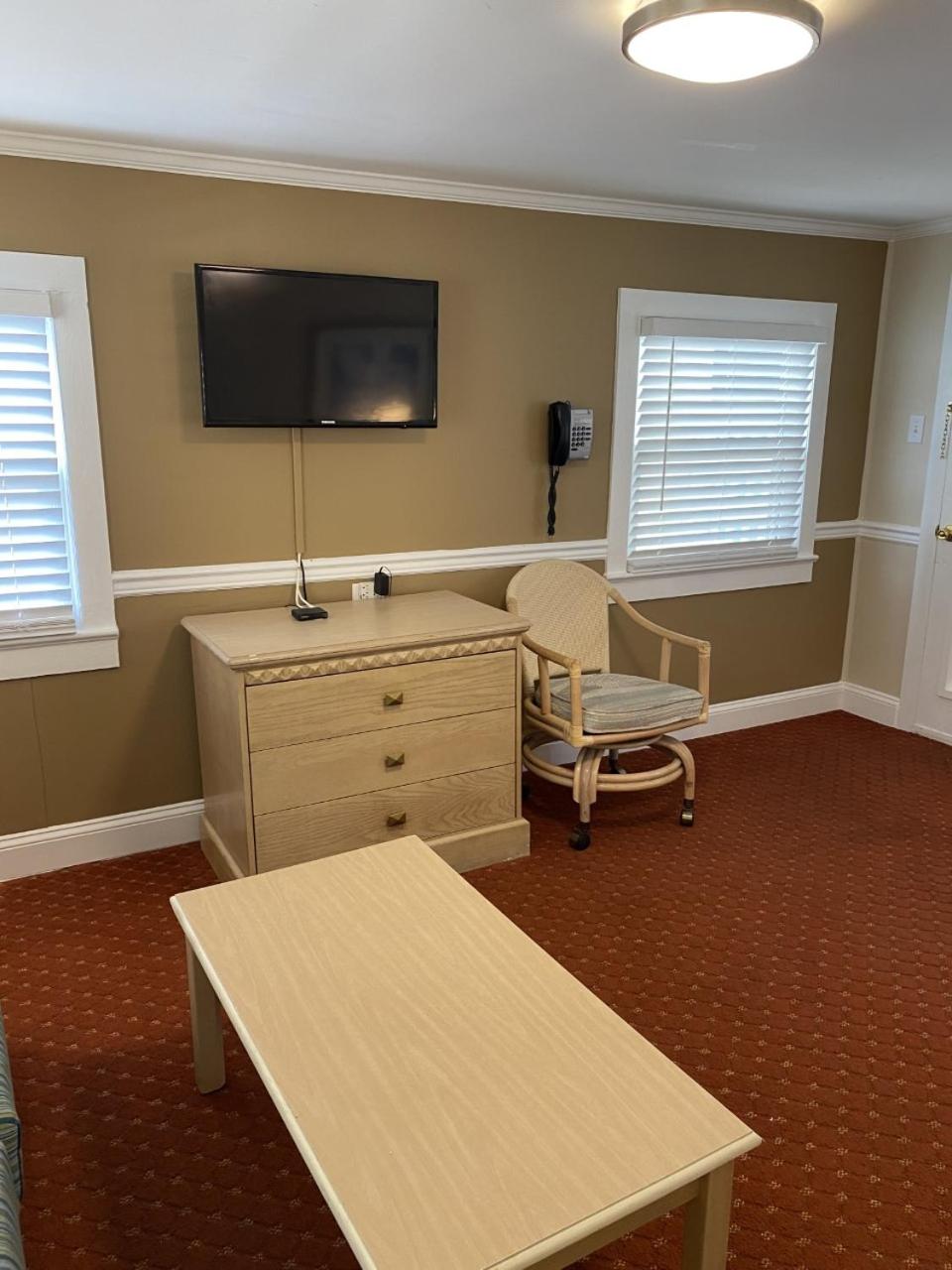 Two-Bedroom Apartment - Photo 3