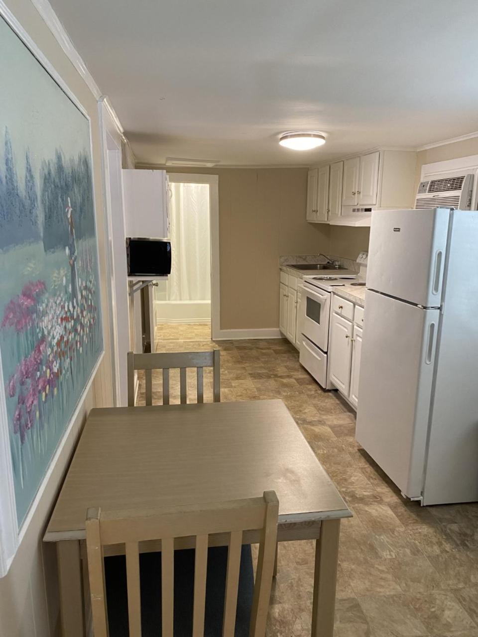 Two-Bedroom Apartment - Photo 4