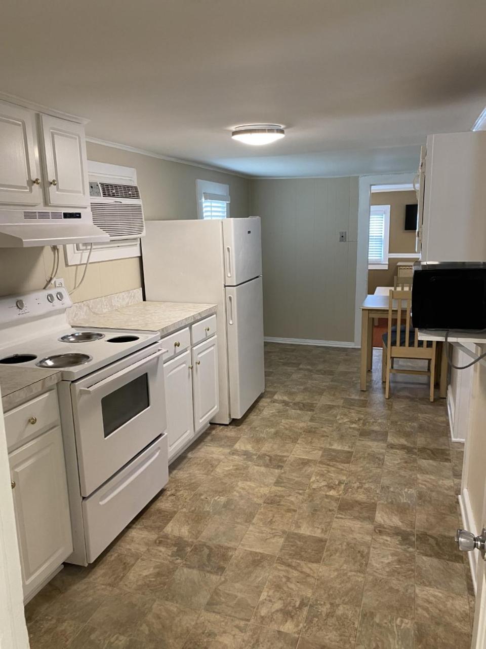 Two-Bedroom Apartment - Photo 5